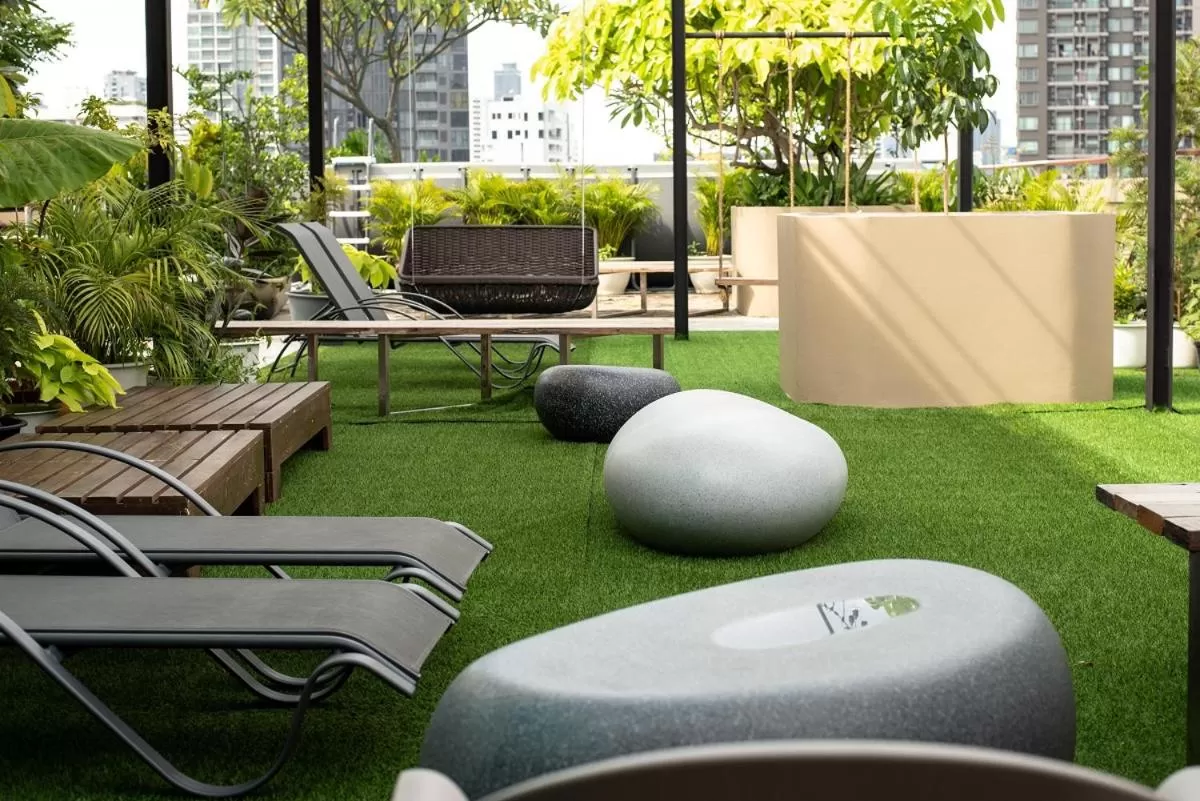 Communal lounge/ TV room in karaarom hotel