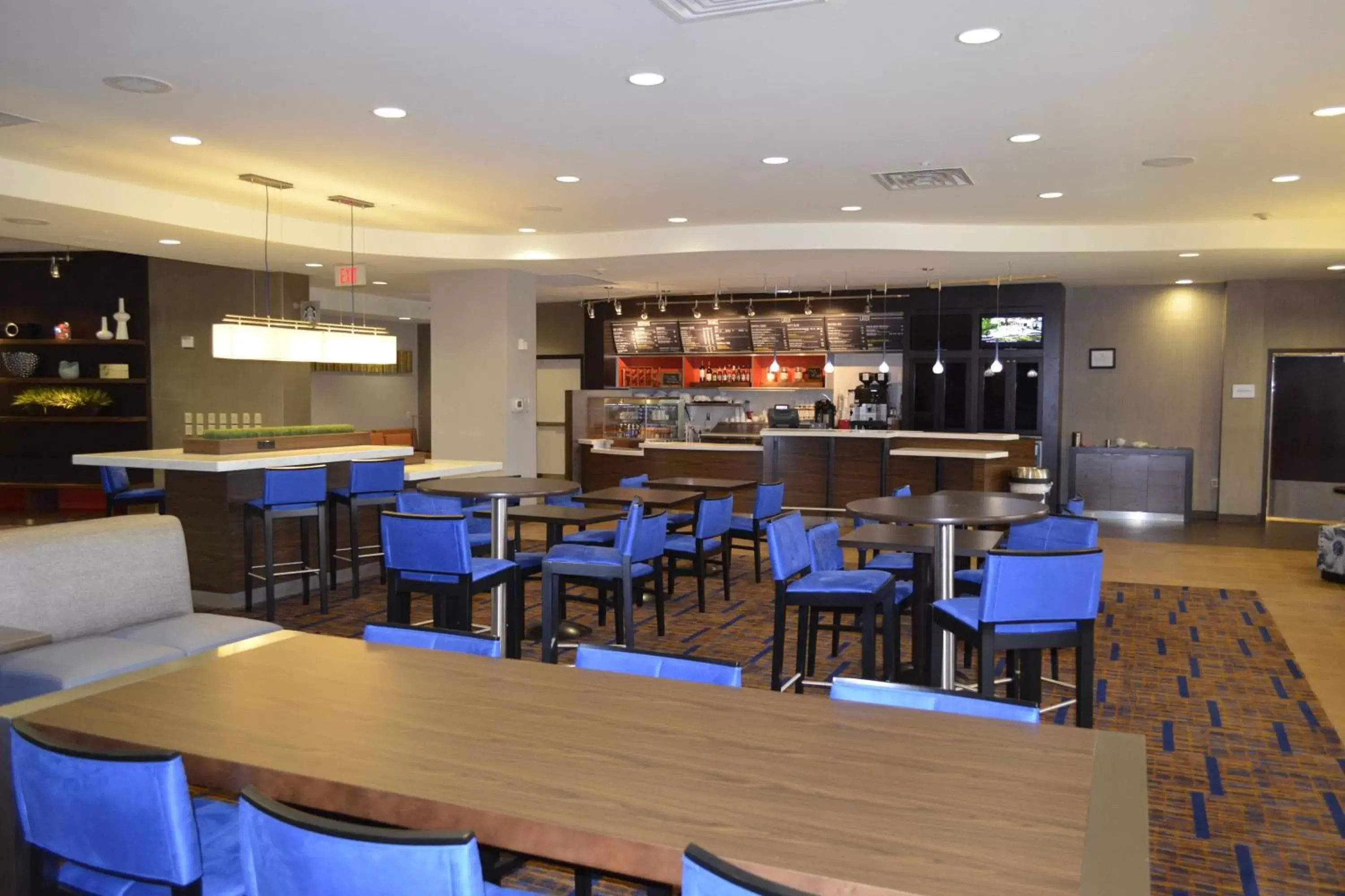 Restaurant/Places to Eat in Courtyard by Marriott Winchester Medical Center