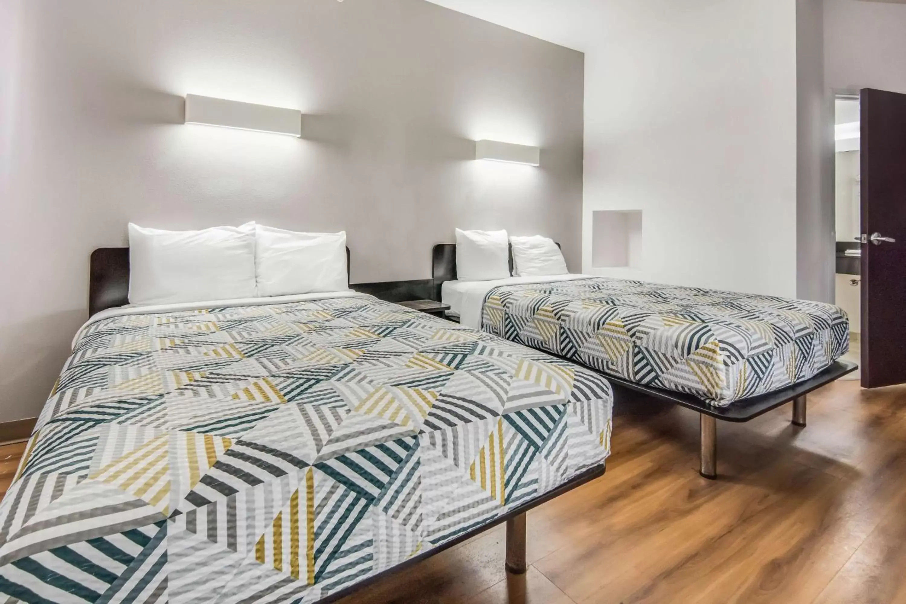 Bedroom, Bed in Motel 6-Cleburne, TX Bedroom, Bed in Motel 6-Cleburne, TX