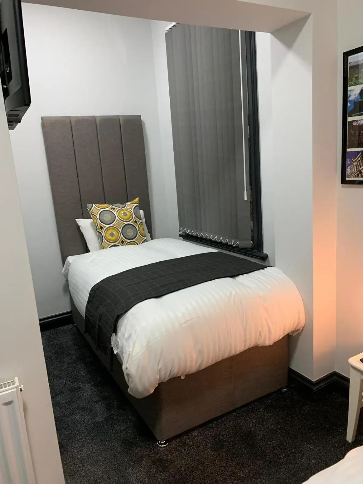 Bedroom, Bed in Manor House London
