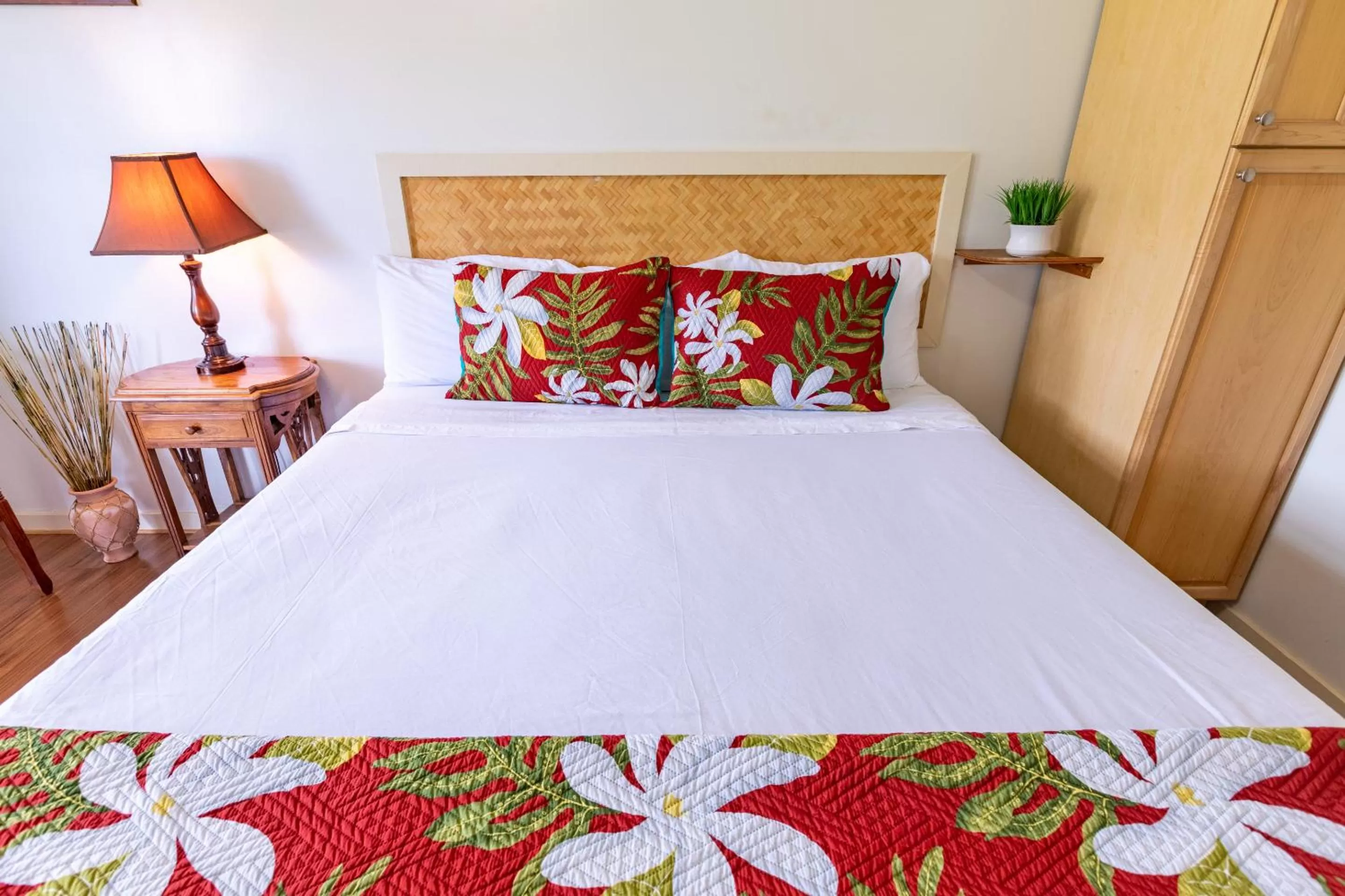 Standard King Room in Kauai Palms Hotel