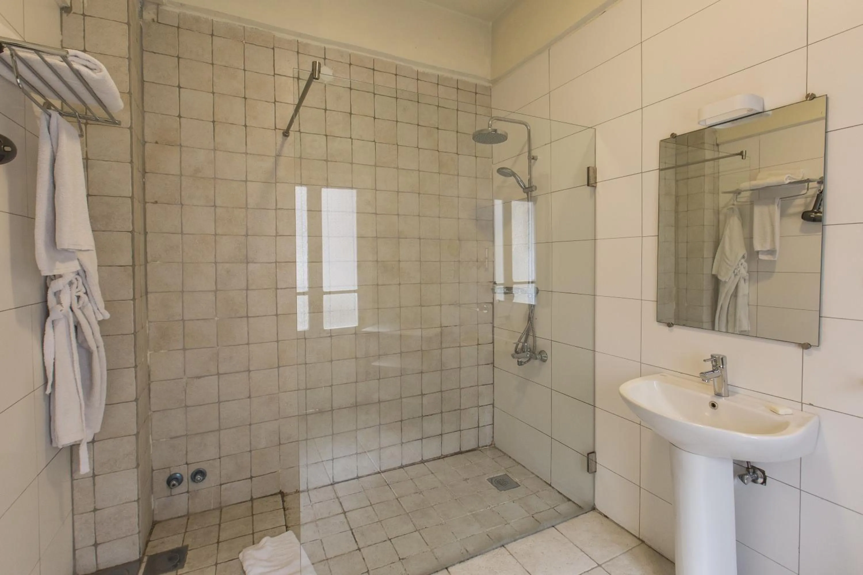 The Grand Meshmosh Hotel