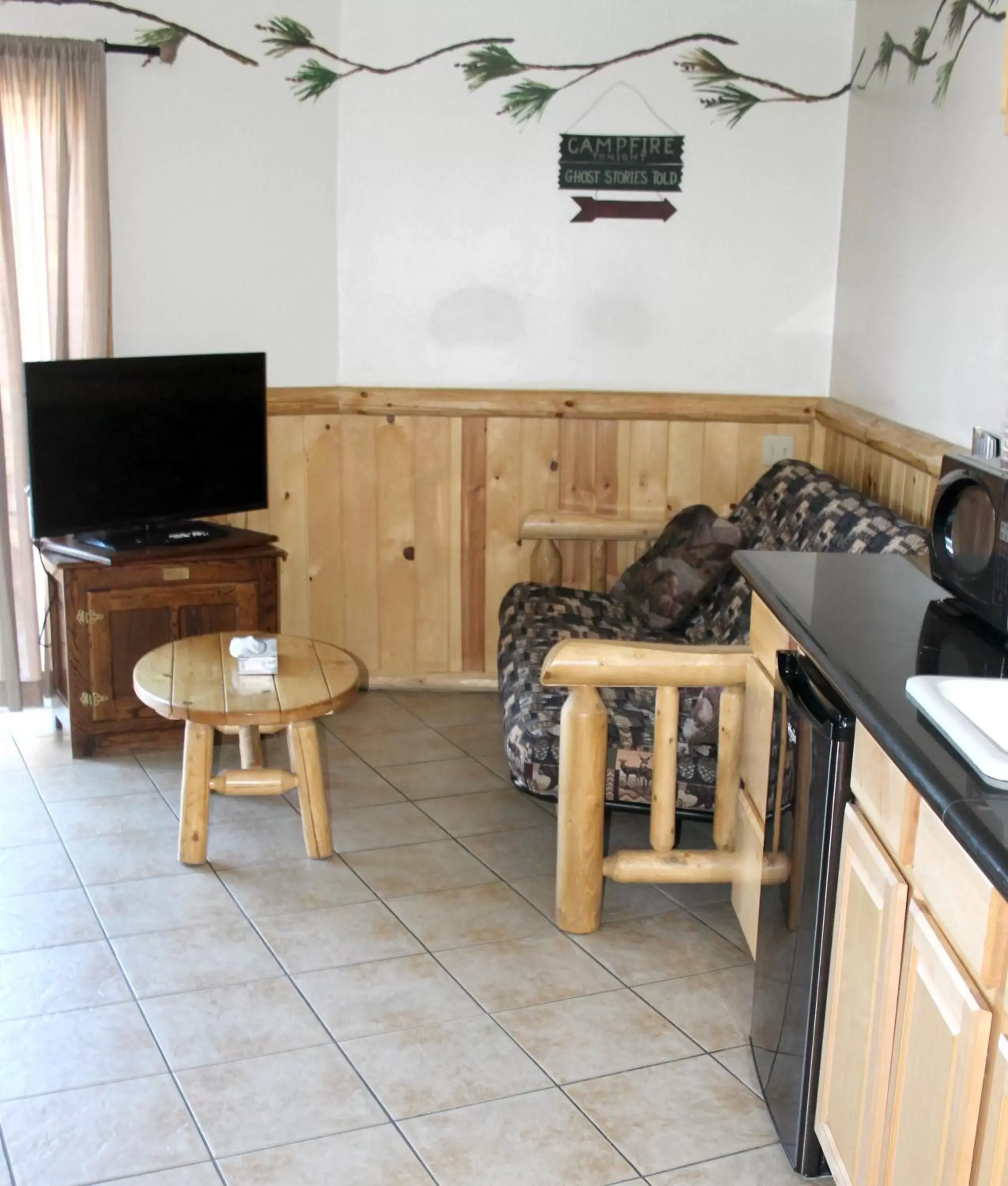 TV and multimedia, Seating Area in Fireside Lodge