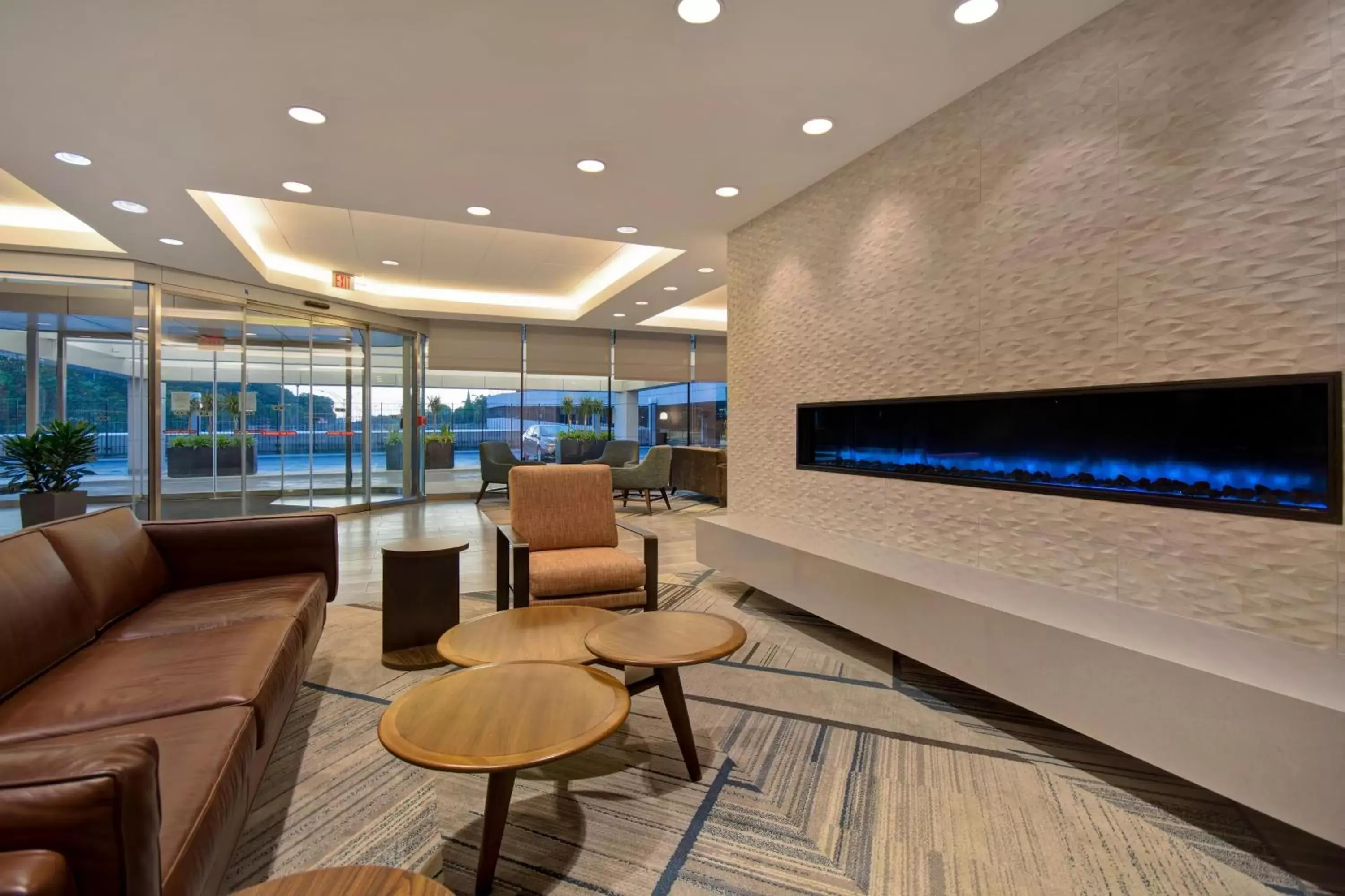 Lobby or reception in Four Points by Sheraton Boston Newton