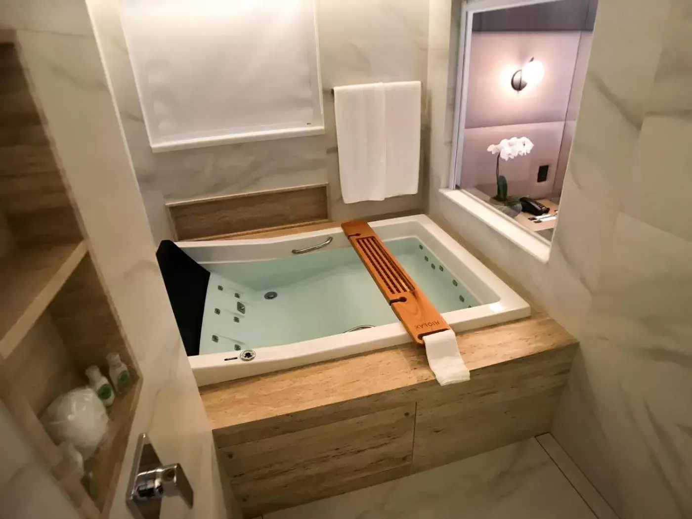 Bathroom in Radisson Blu Belo Horizonte Savassi Bathroom in Radisson Blu Belo Horizonte Savassi