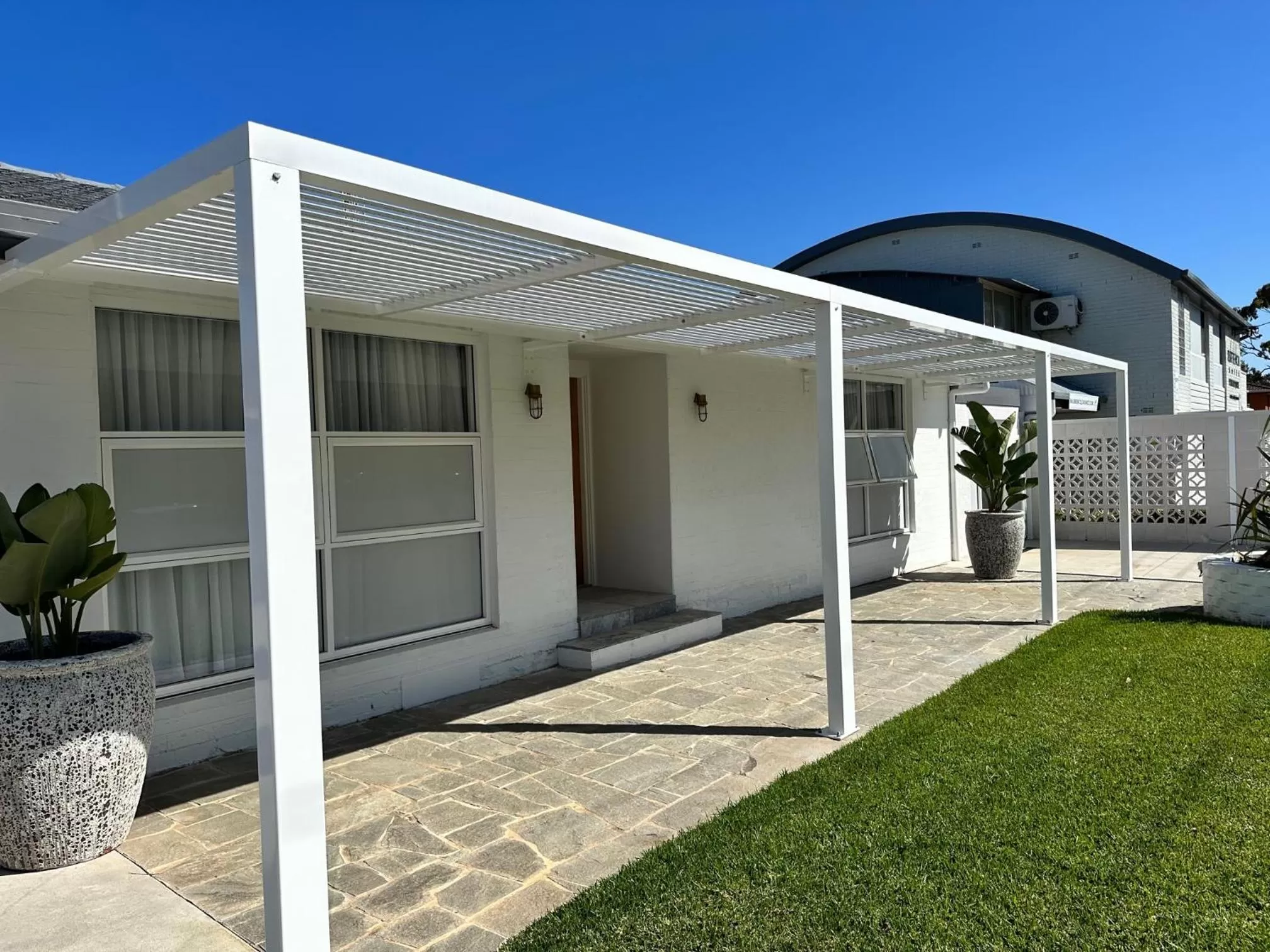 Property building in Surf Beach Motel Port