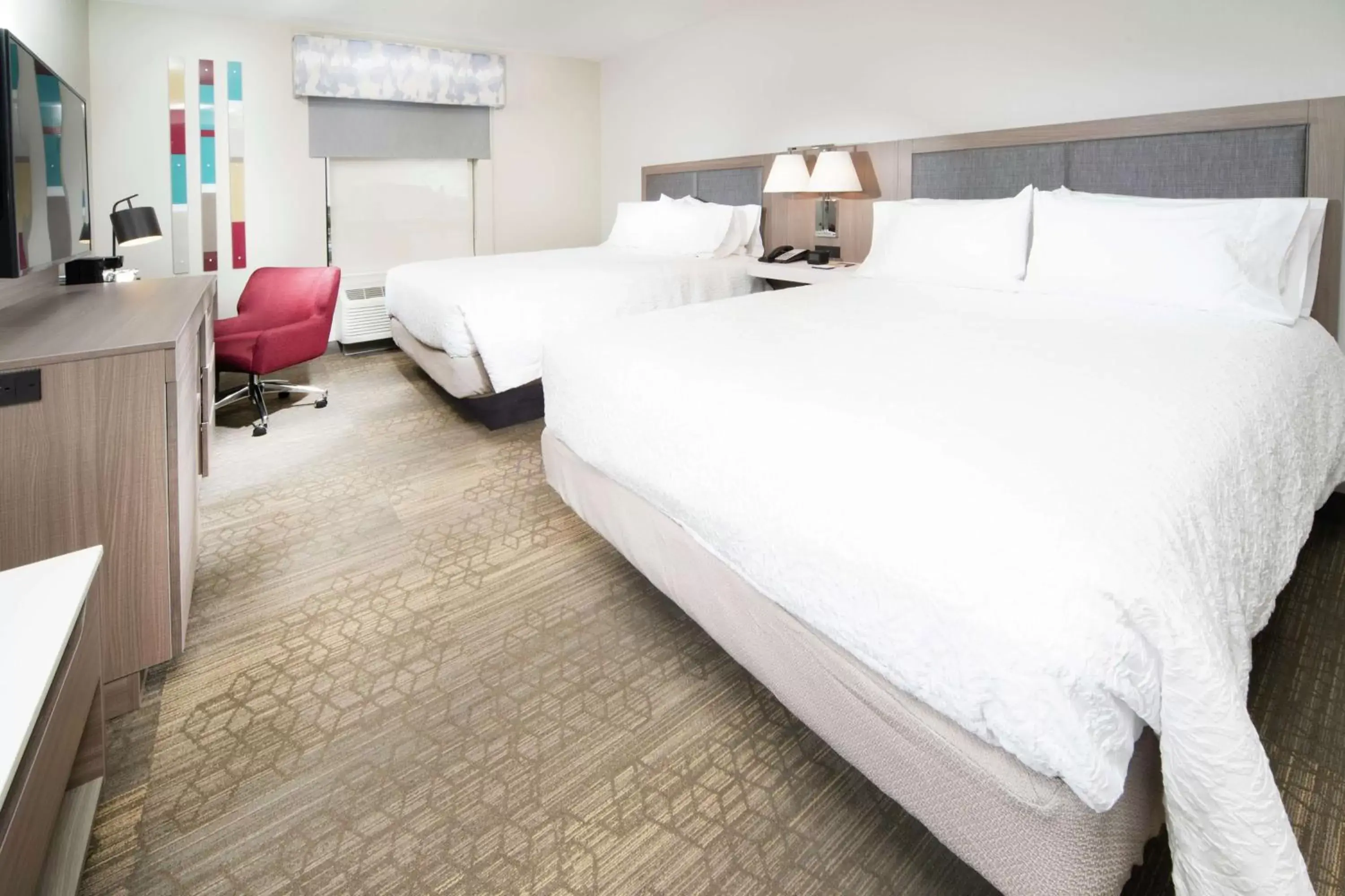 Bedroom, Bed in Hampton Inn & Suites Santa Maria