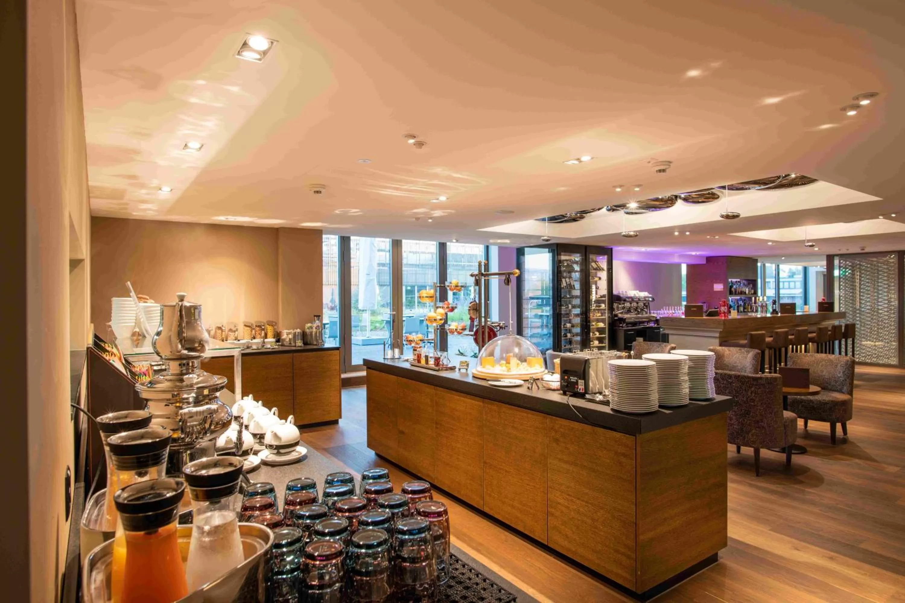 Buffet breakfast in HOTEL illuster - Urban & Local