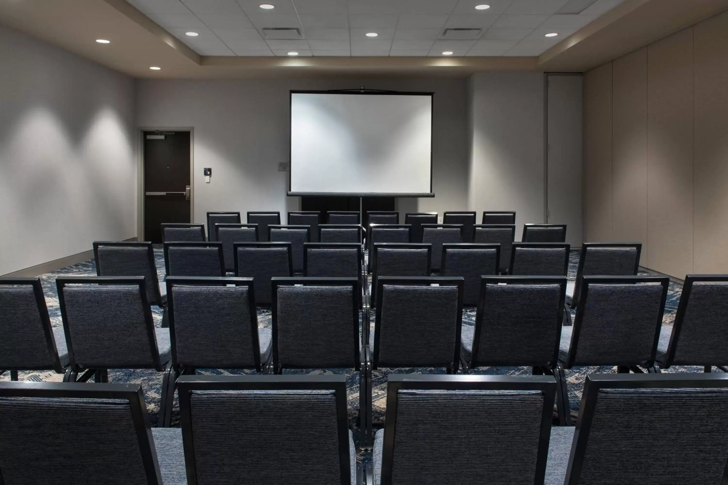 Meeting/conference room in Courtyard by Marriott Philadelphia South at The Navy Yard