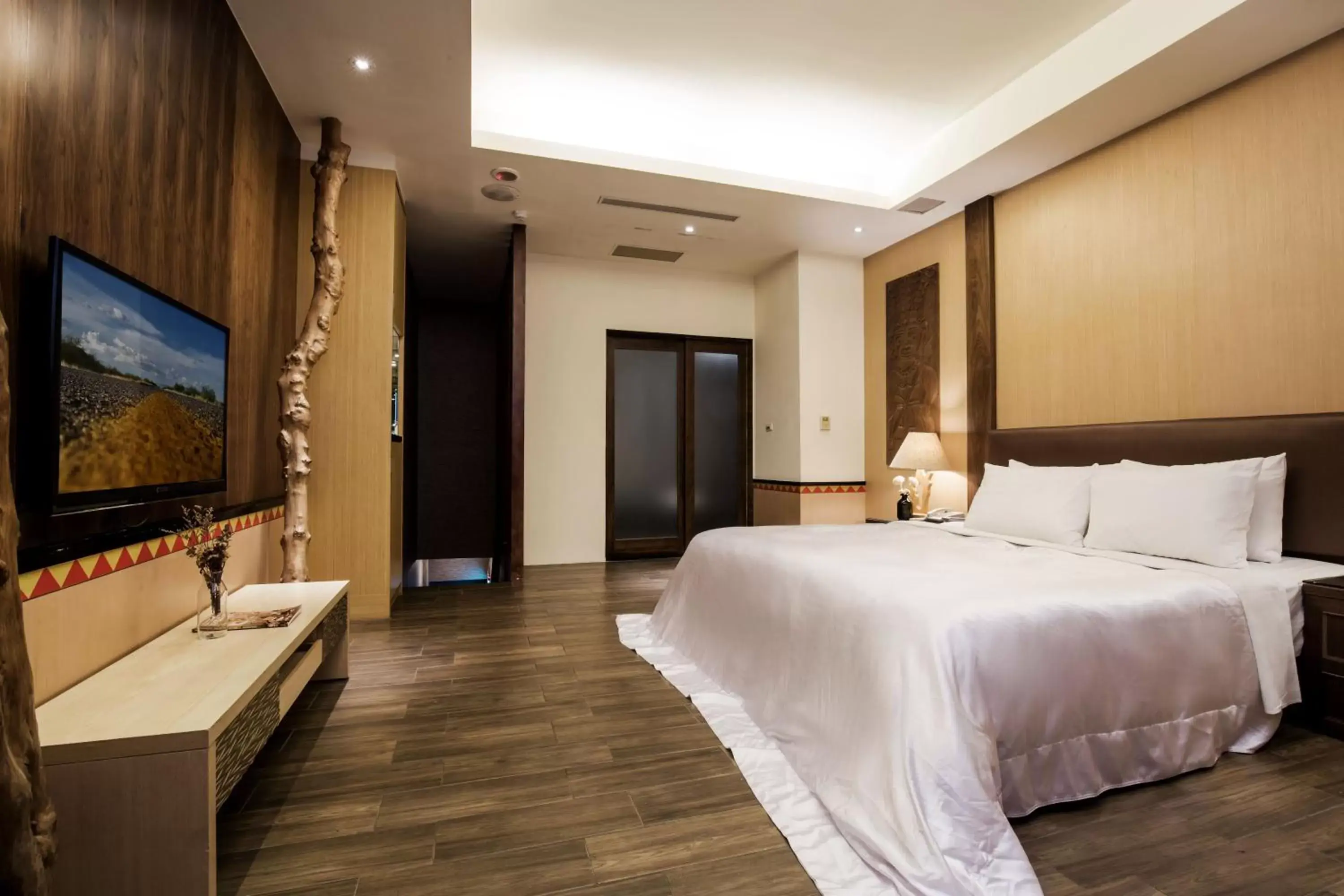 Photo of the whole room, Bed in Duo Romance Hotel