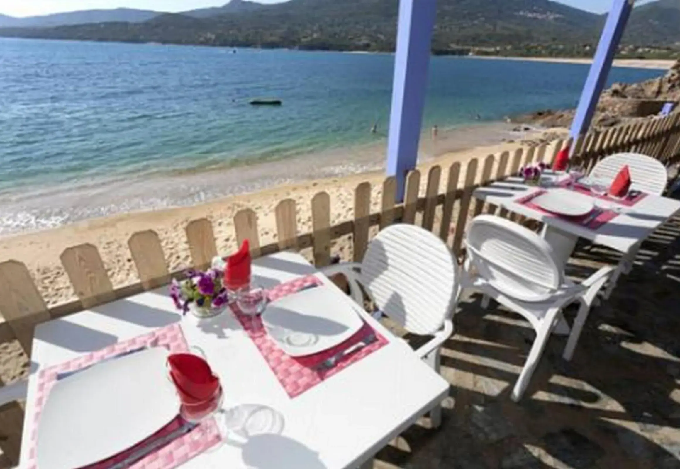Restaurant/places to eat in Hotel Roc E Mare