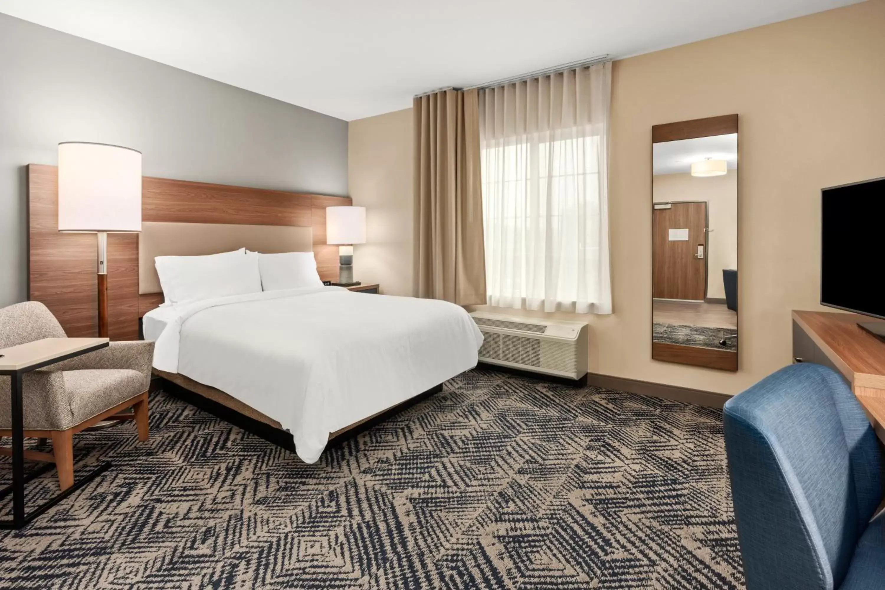 Photo of the whole room, Room Photo in Candlewood Suites Sumner Puyallup Area, an IHG Hotel