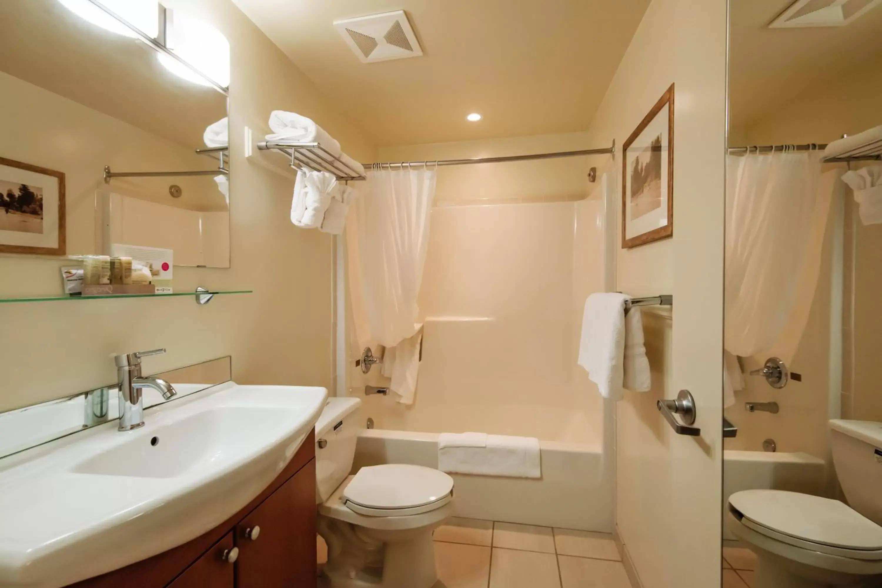 Bathroom in Harrison Beach Hotel
