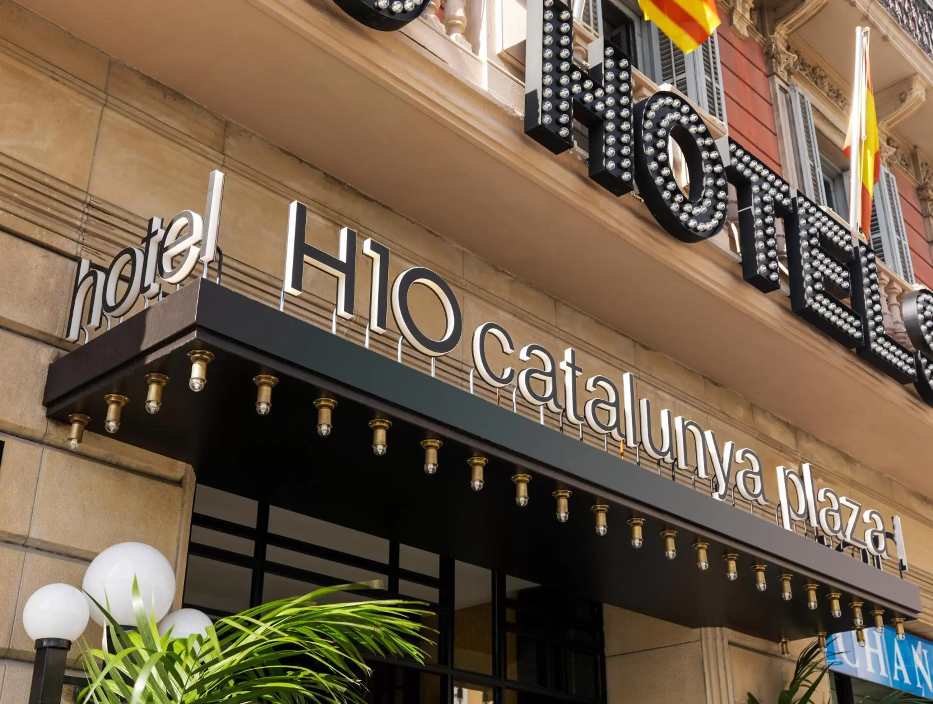 Facade/entrance in Boutique Hotel H10 Catalunya Plaza