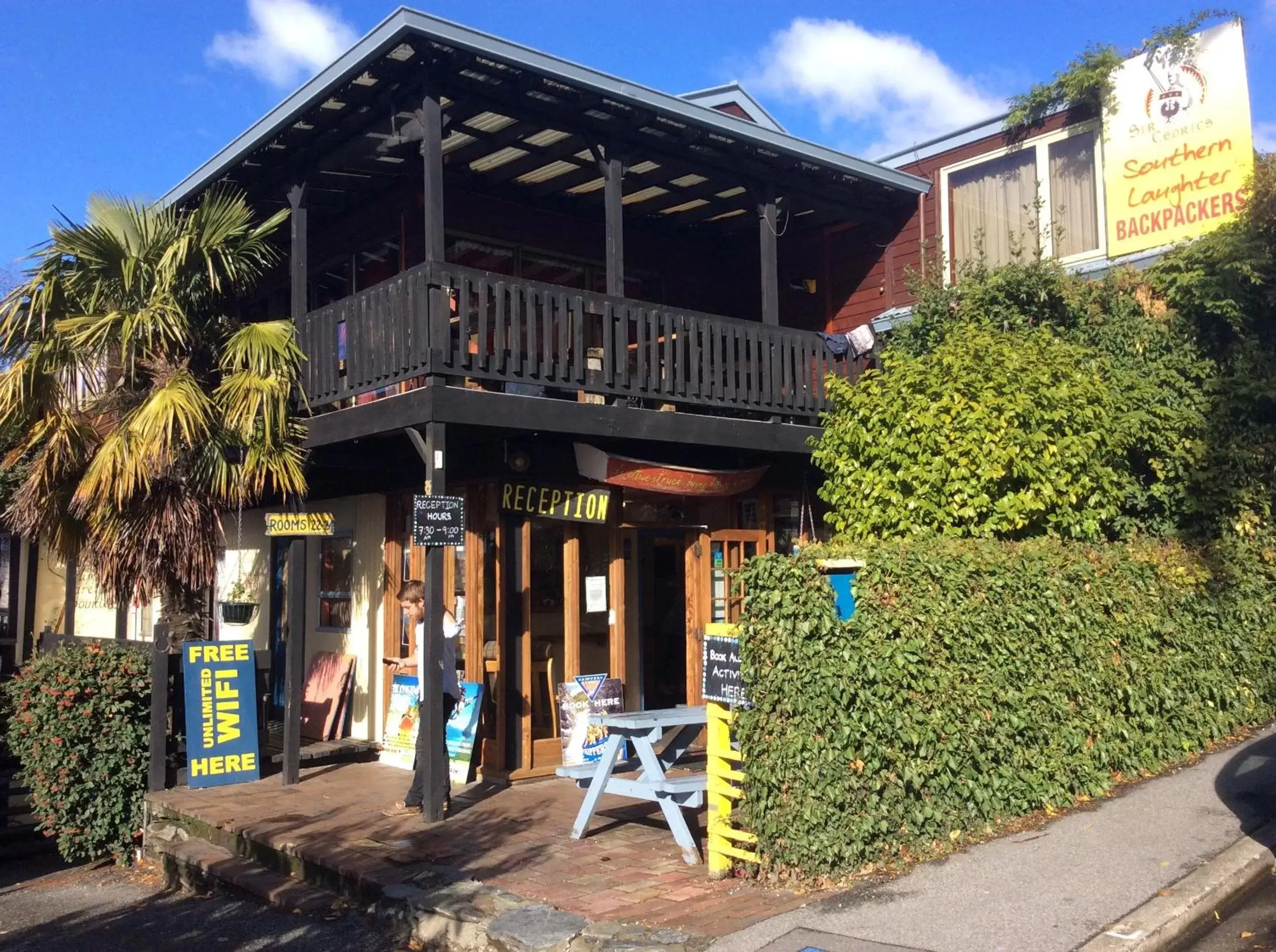 Facade/entrance, Property Building in Southern Laughter Backpackers