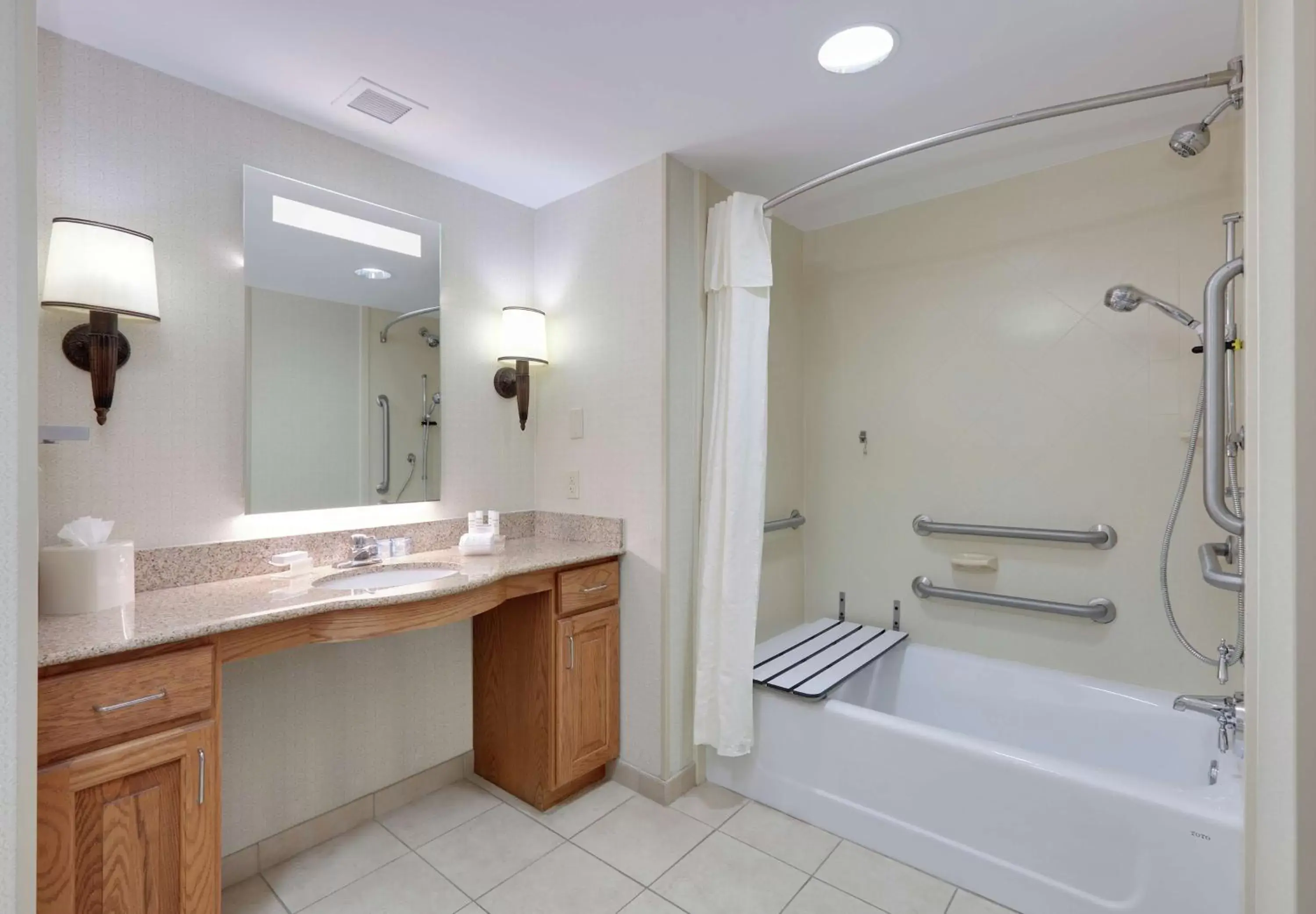 Bathroom in Homewood Suites Hagerstown