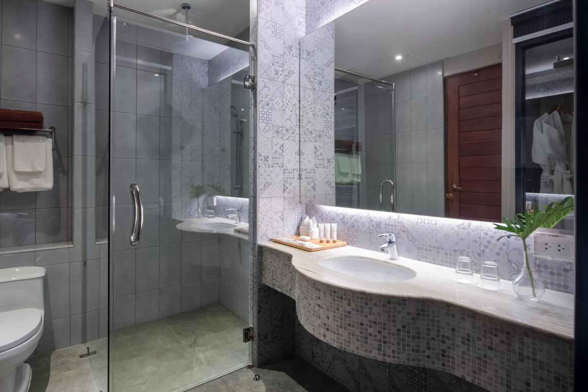 Shower, Bathroom in La Isla Pranburi Beach Resort