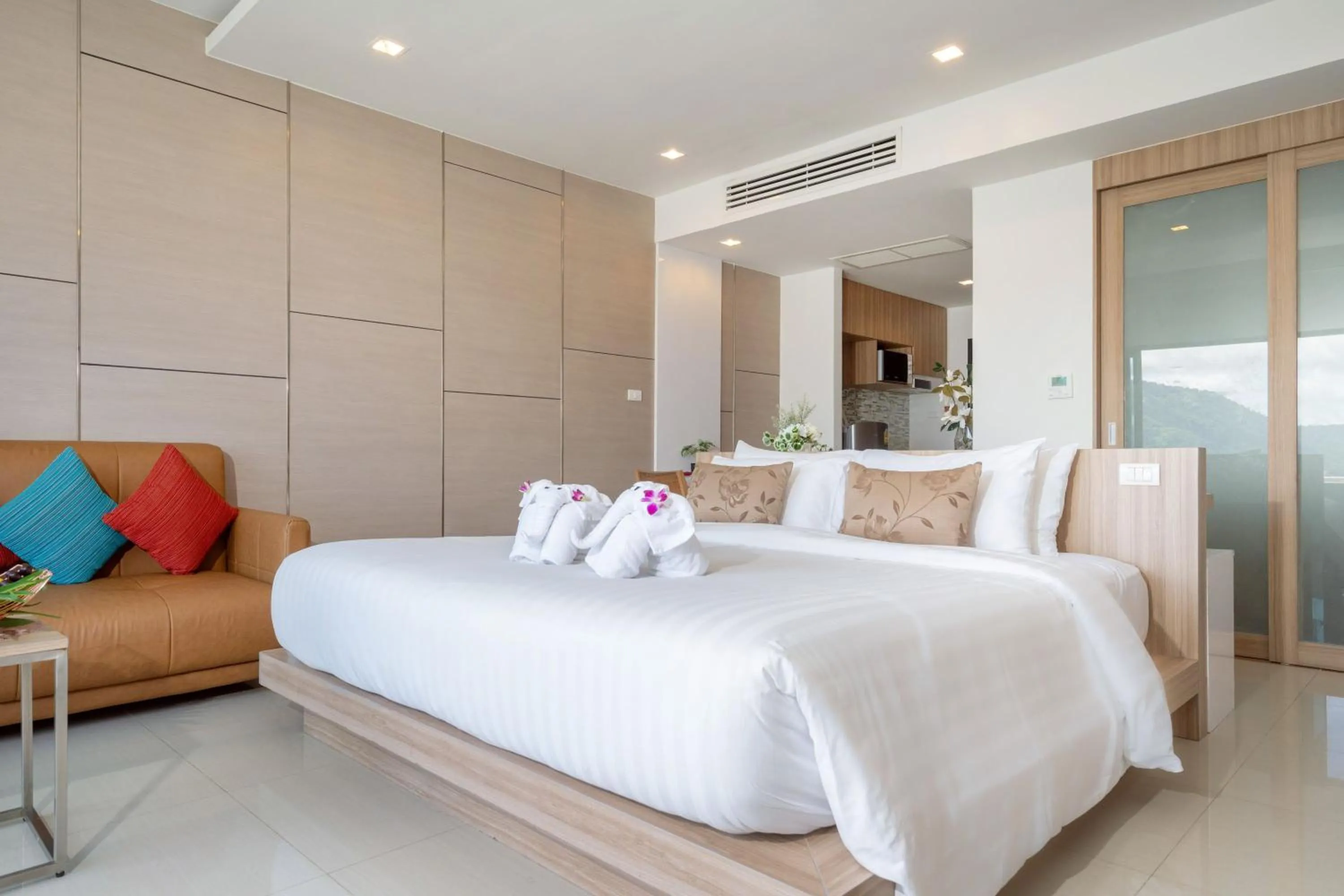 Bed in Patong Bay Hill