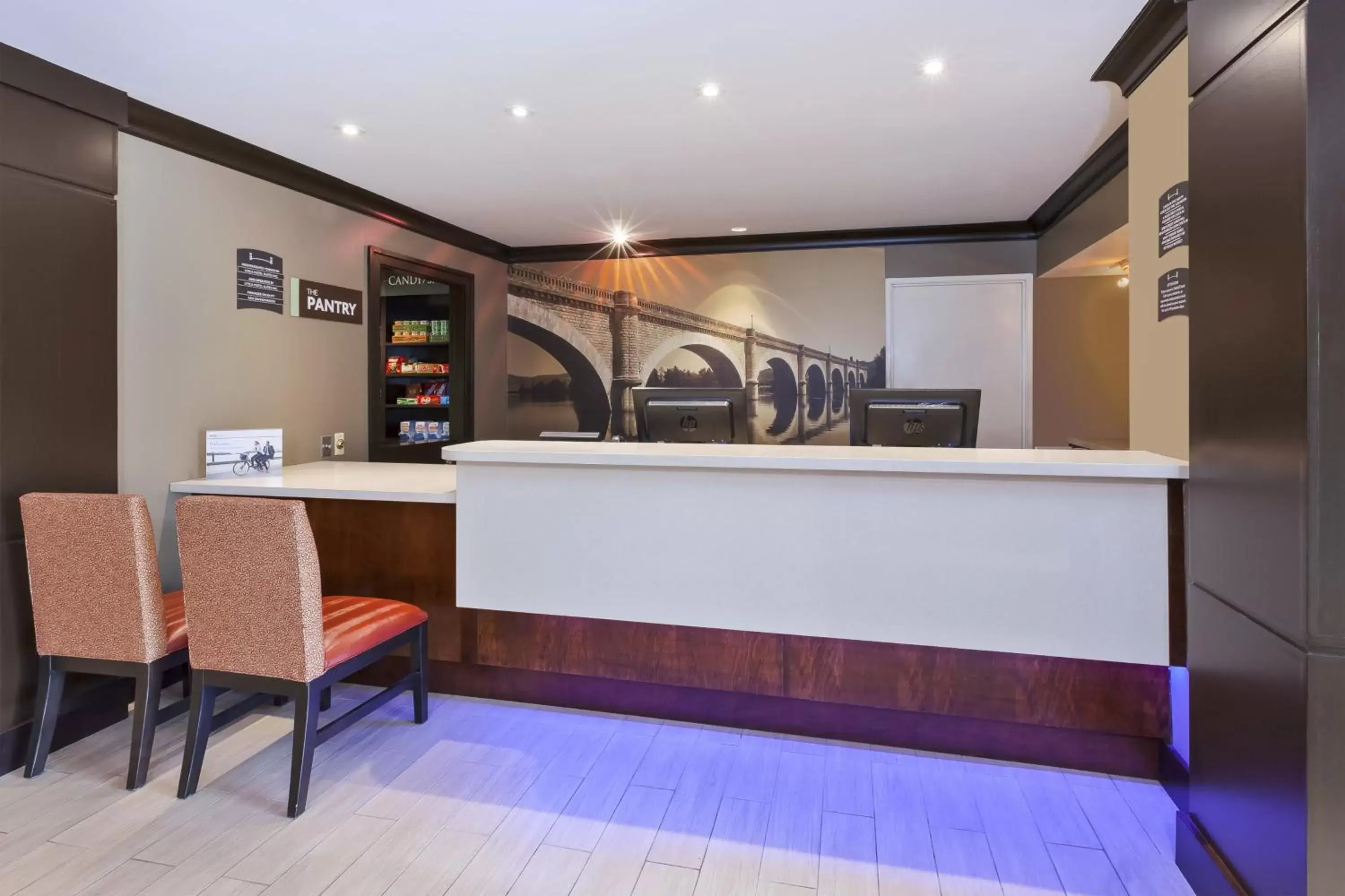 Lobby or reception in Staybridge Suites Detroit-Utica by IHG Lobby or reception in Staybridge Suites Detroit-Utica by IHG