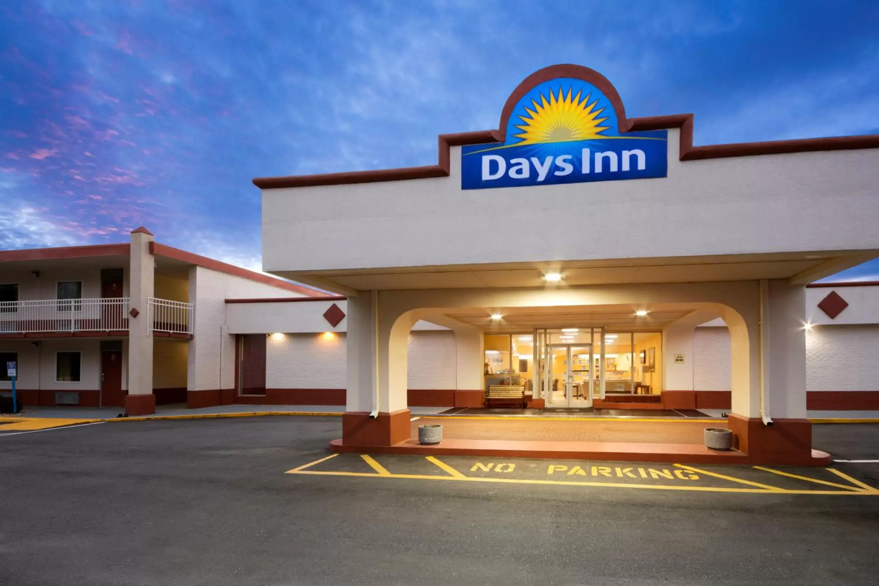 Property Building in Days Inn by Wyndham Shelby