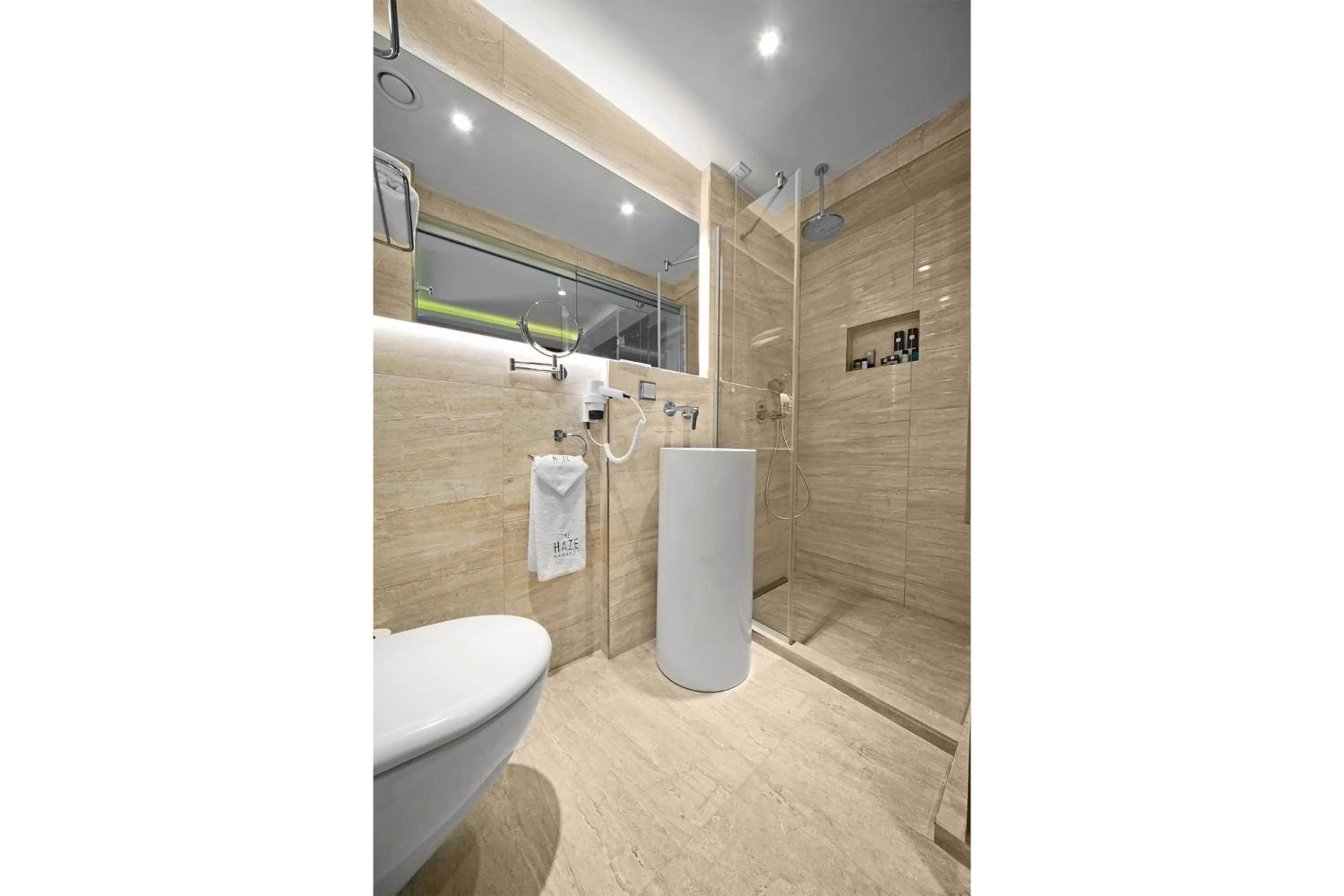 Shower in The Haze Karaköy