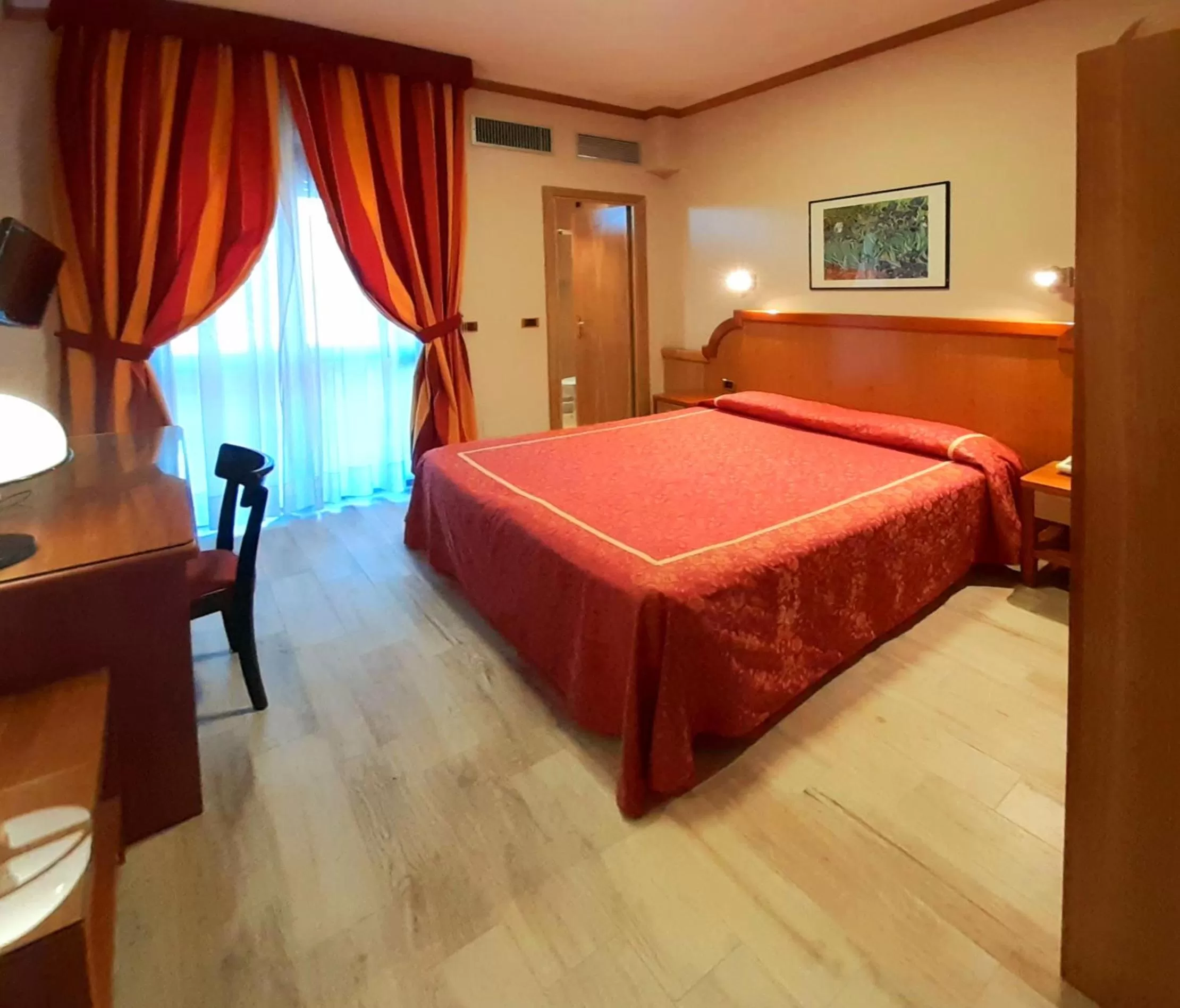 Photo of the whole room, Bed in Hotel Promenade