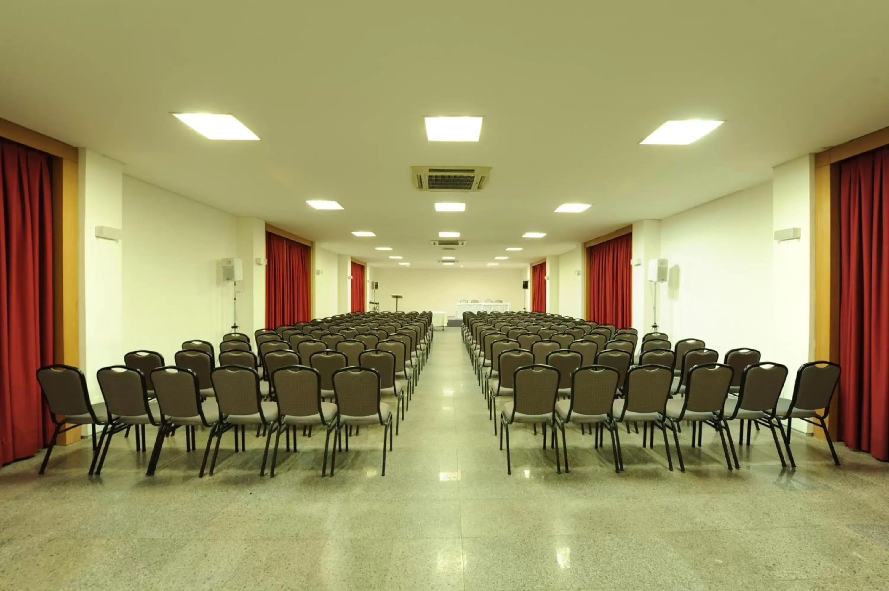 Meeting/conference room, Business Area/Conference Room in Hotel Beira Mar