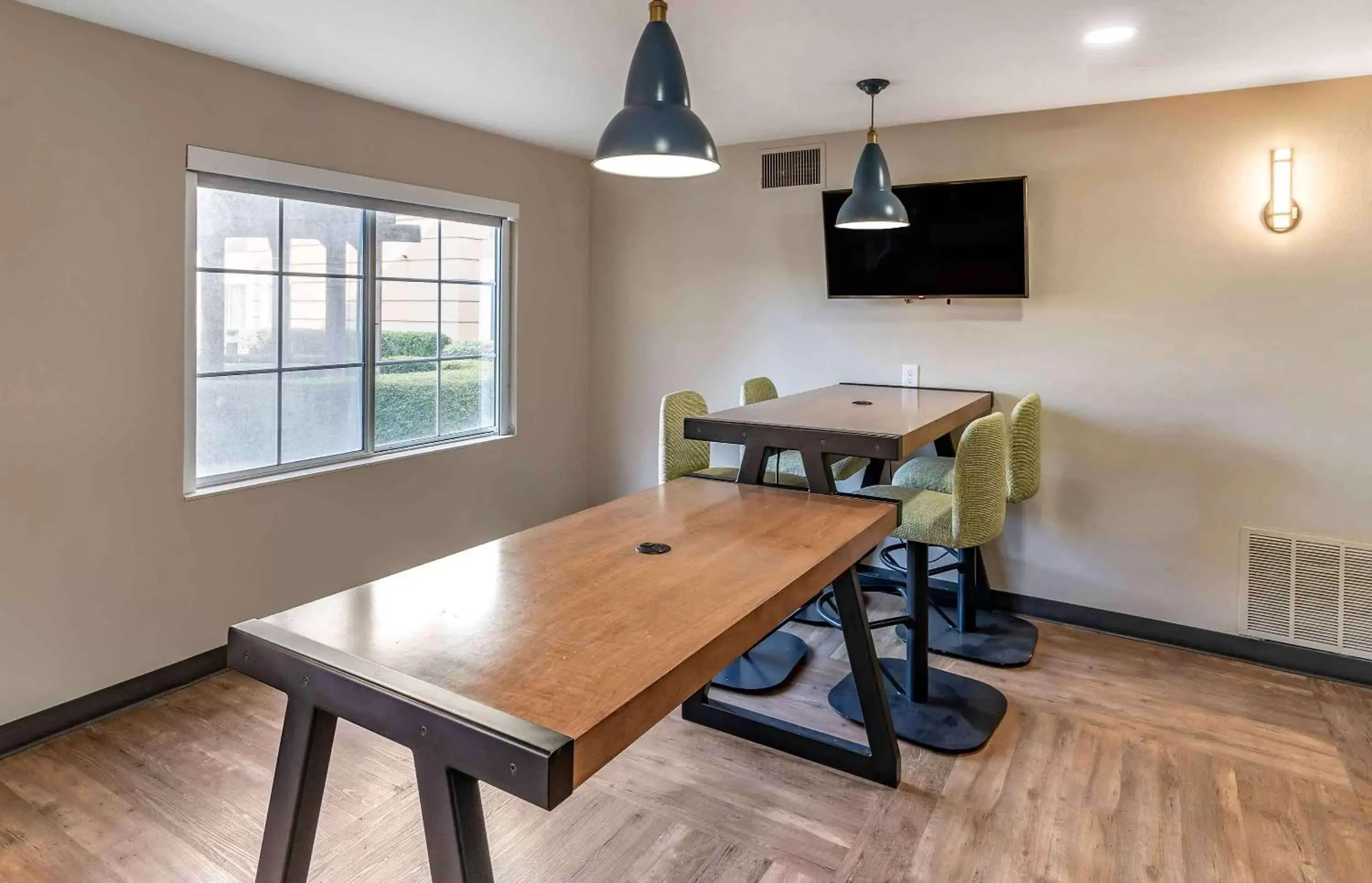 Breakfast, Dining Area in Extended Stay America Premier Suites - San Jose - Airport