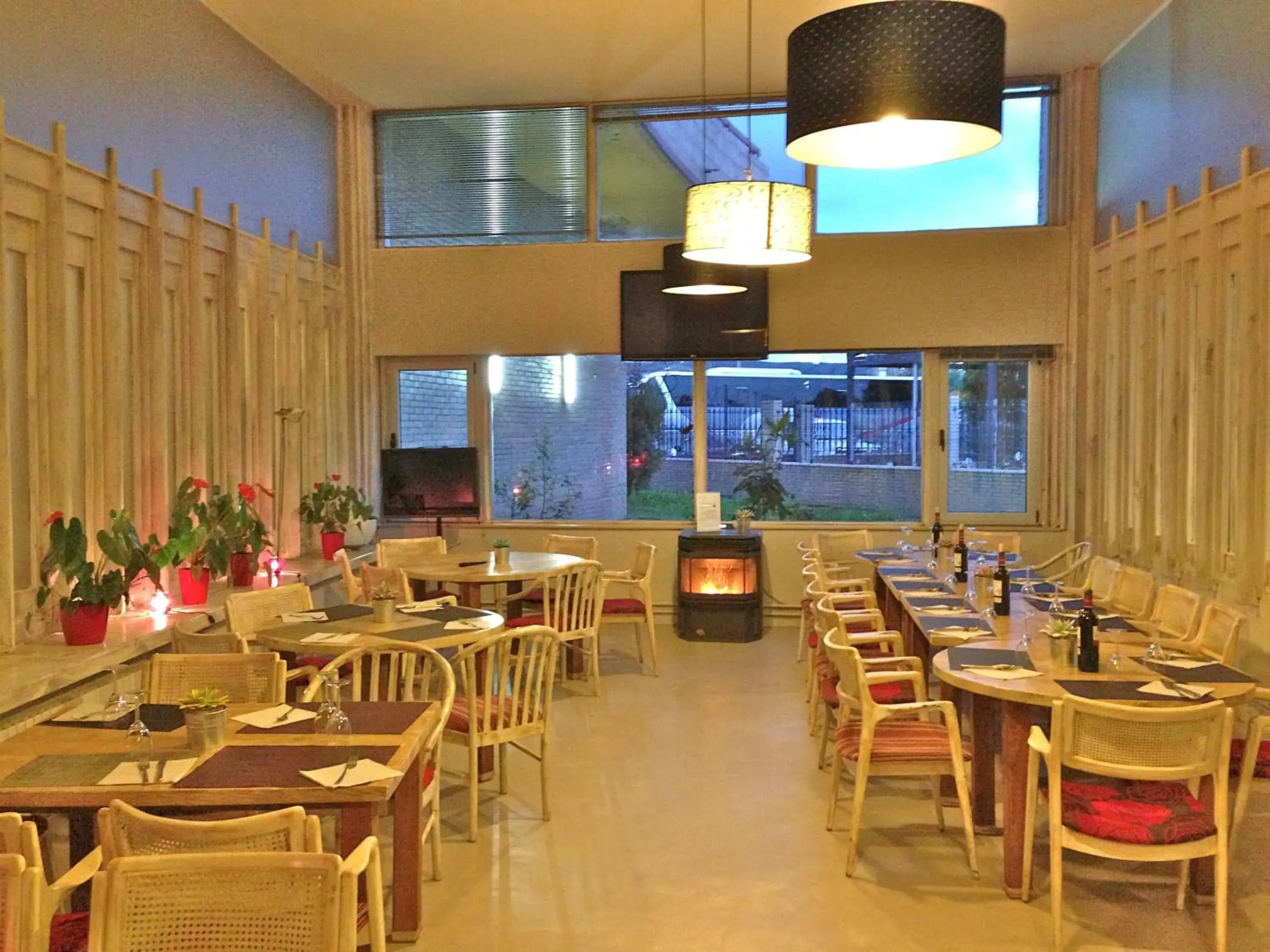 Restaurant/Places to Eat in Hotel Vejo