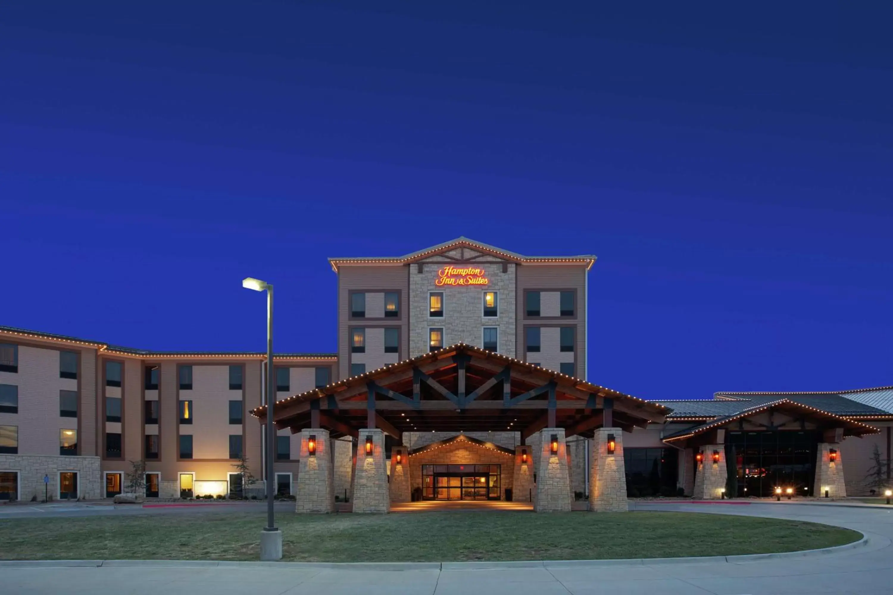 Property Building in Hampton Inn & Suites I-35/Mulvane