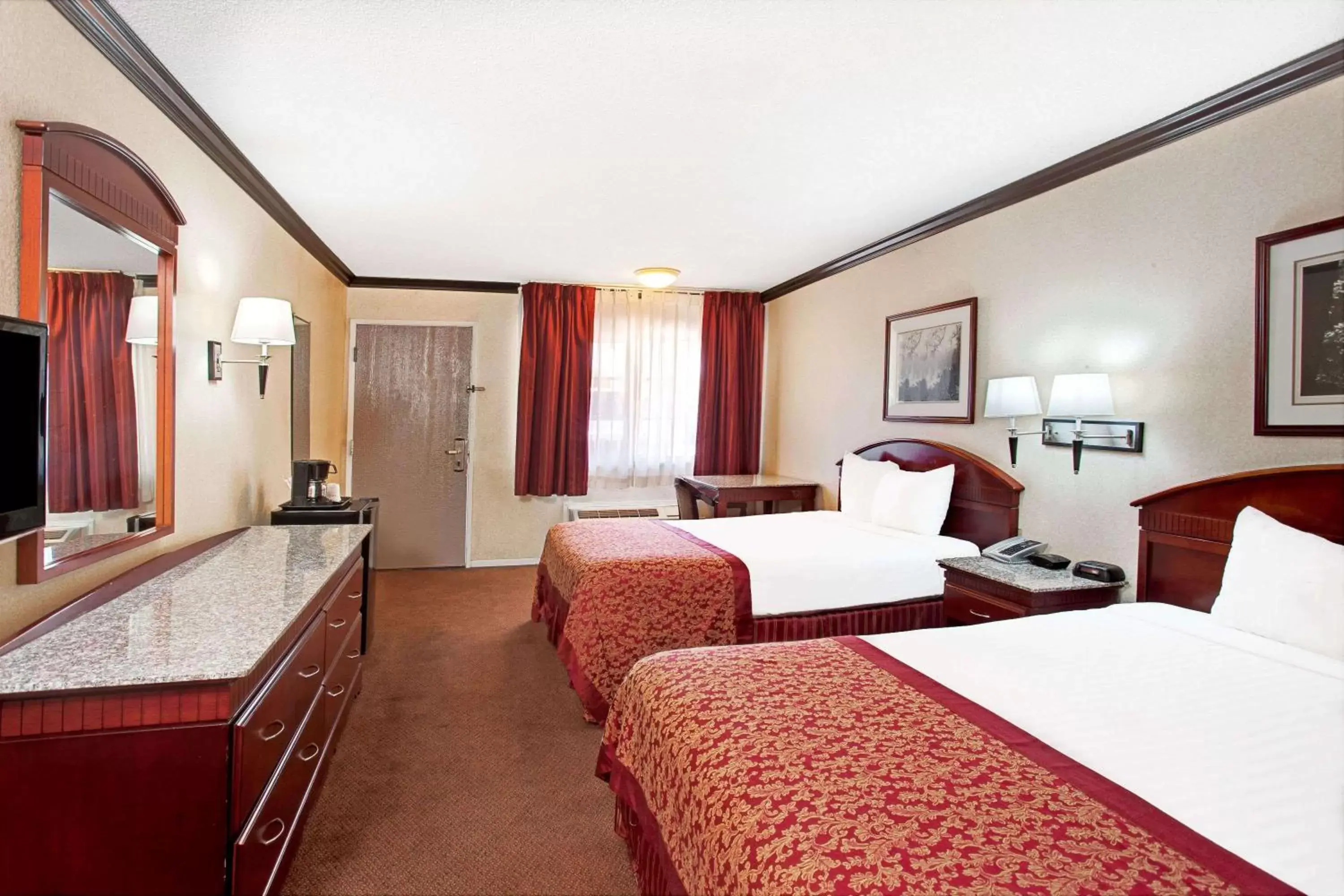 Photo of the whole room, Bed in Ramada by Wyndham Pasadena Photo of the whole room, Bed in Ramada by Wyndham Pasadena