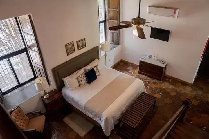 Photo of the whole room, Bed in Hotel El Farol