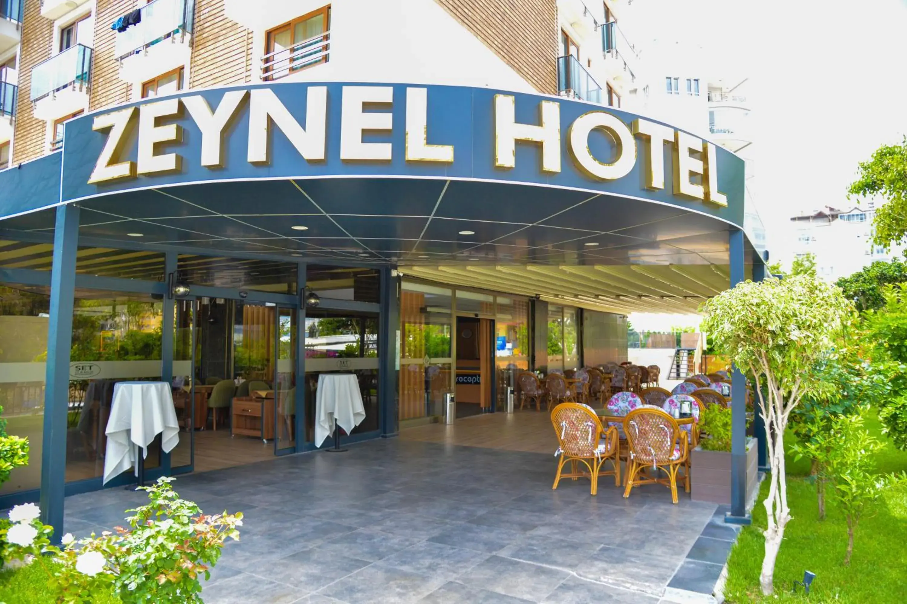 Property building in Zeynel Hotel