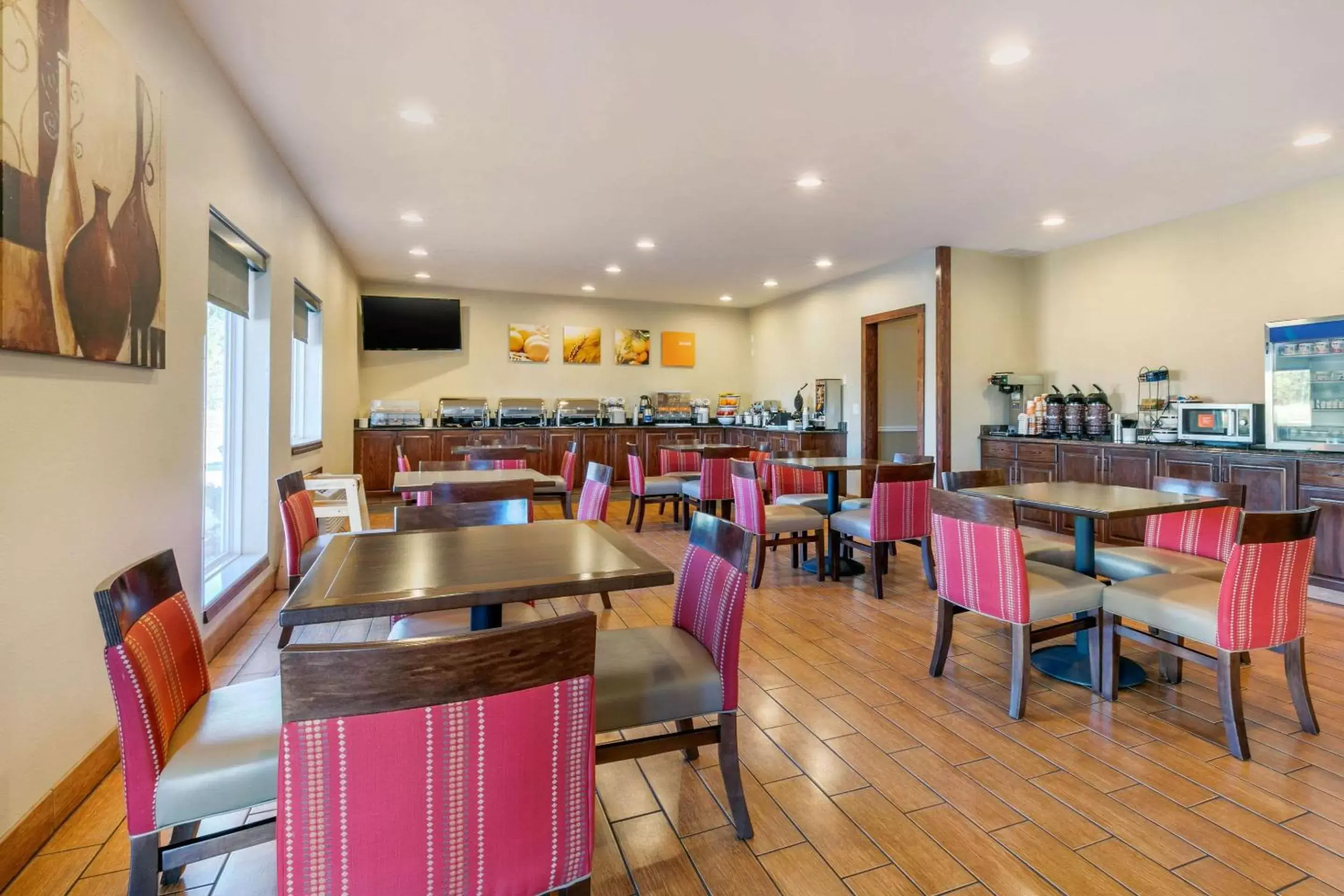 Restaurant/Places to Eat in Comfort Inn Willow Springs