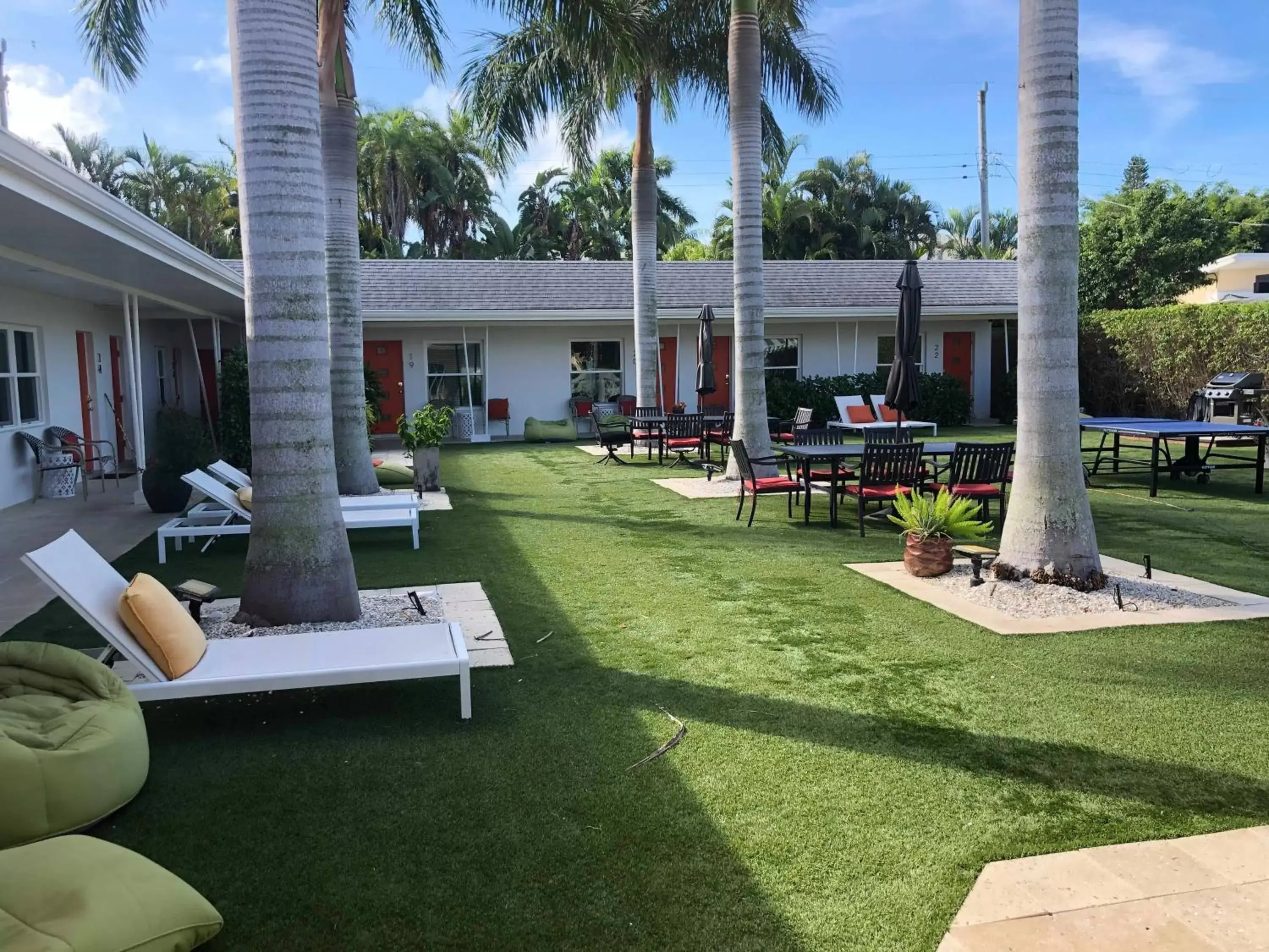 Property Building in Captiva Beach Resort (open private beach access)