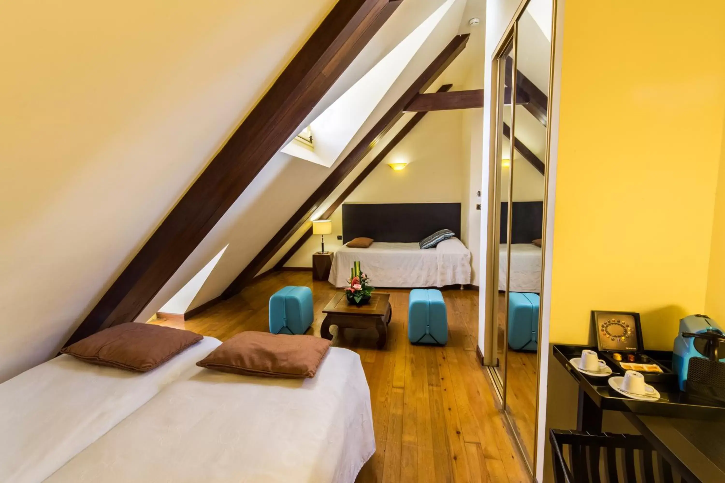 Photo of the whole room, Bed in Le Juliette Dodu- Le charme d'un monument historique Photo of the whole room, Bed in Le Juliette Dodu- Le charme d'un monument historique