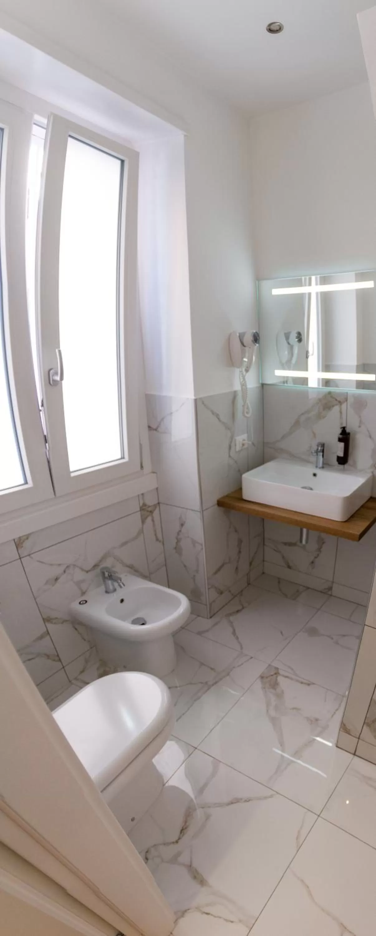 Shower in Michelangelo Vatican Rooms