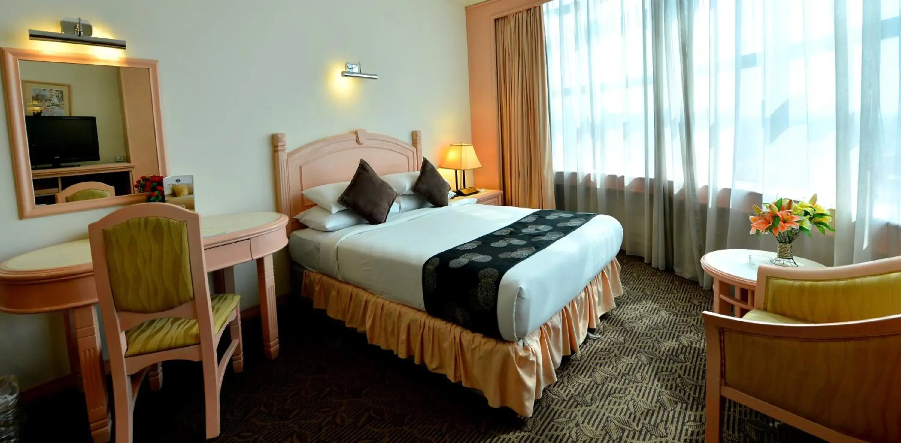 Bed in Emerald Puteri Hotel