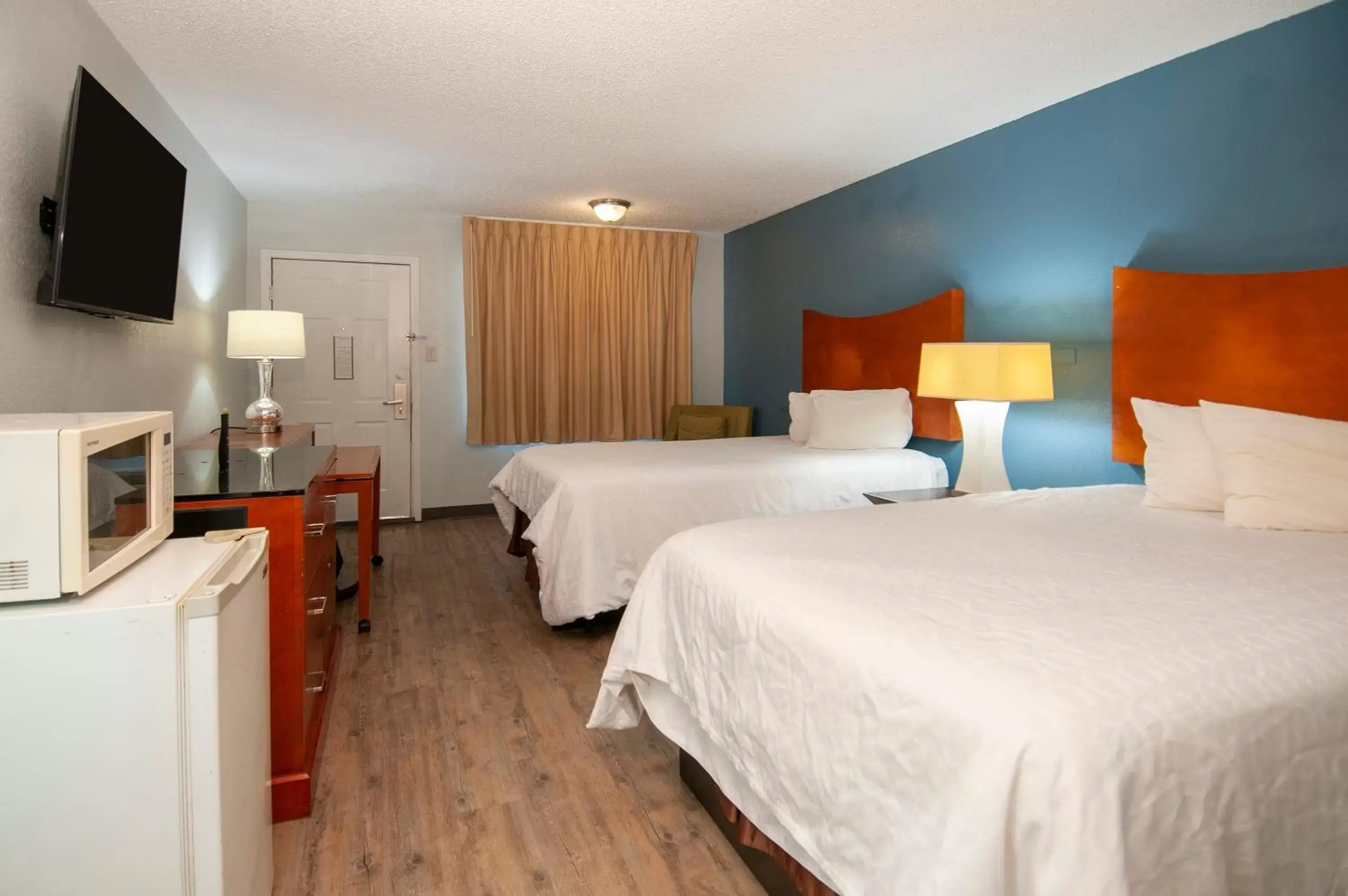 Photo of the whole room in Best Price Motel & Suites
