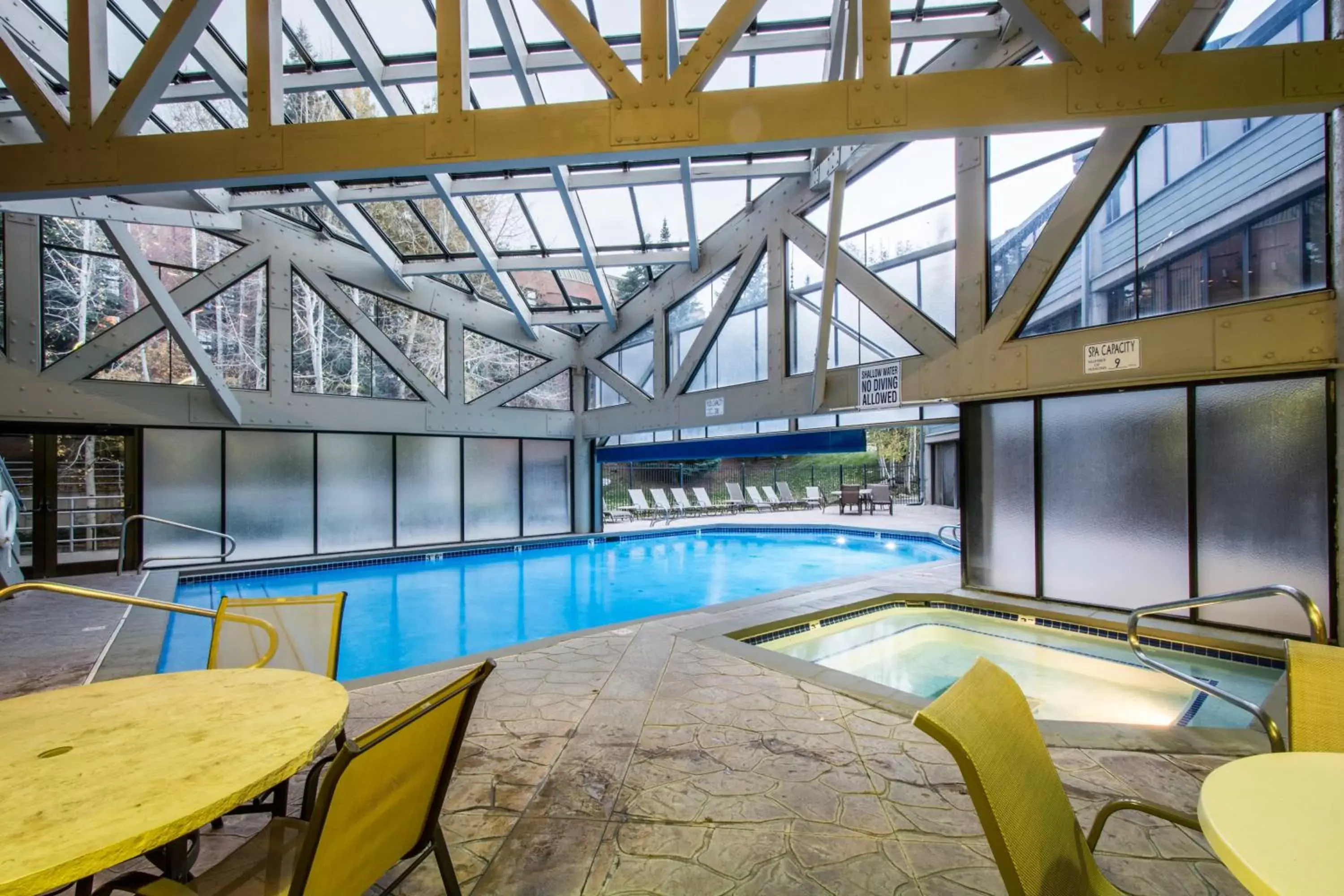 Swimming pool in Silver King by All Seasons Resort Lodging Swimming pool in Silver King by All Seasons Resort Lodging