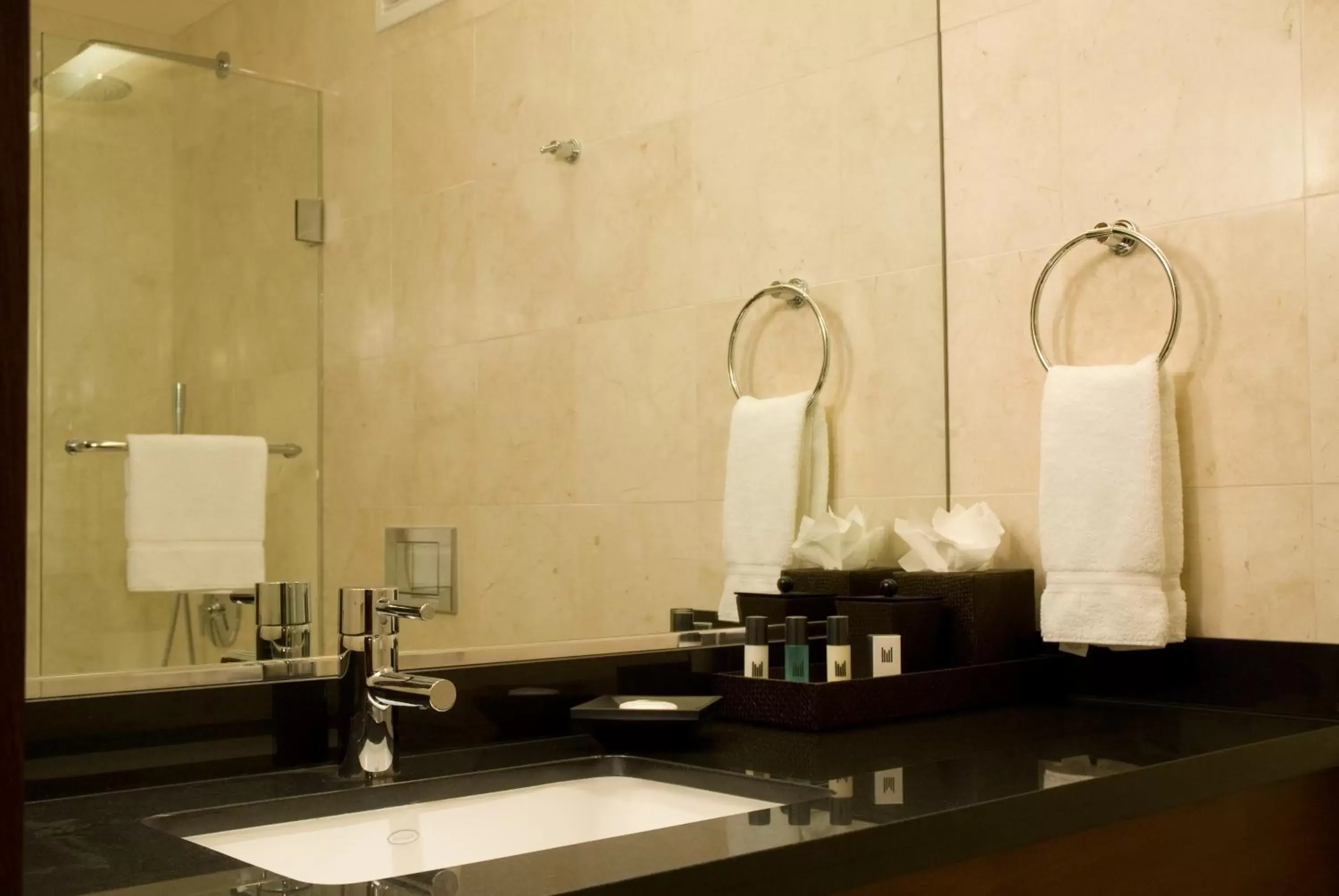 Standard King Room in Millennium Knickerbocker Chicago Standard King Room in Millennium Knickerbocker Chicago