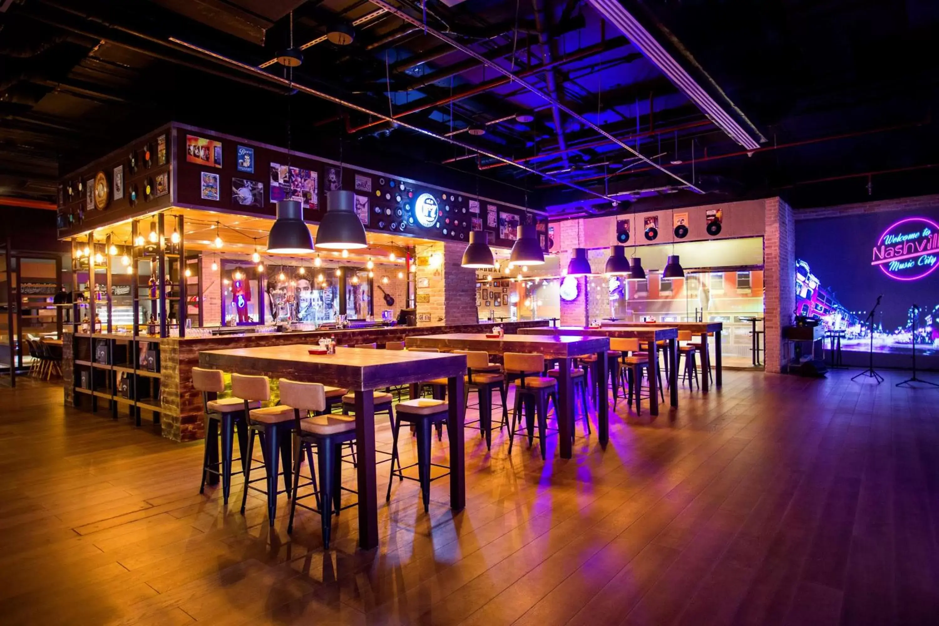 Lounge or bar, Lounge/Bar in Doubletree By Hilton Doha - Al Sadd