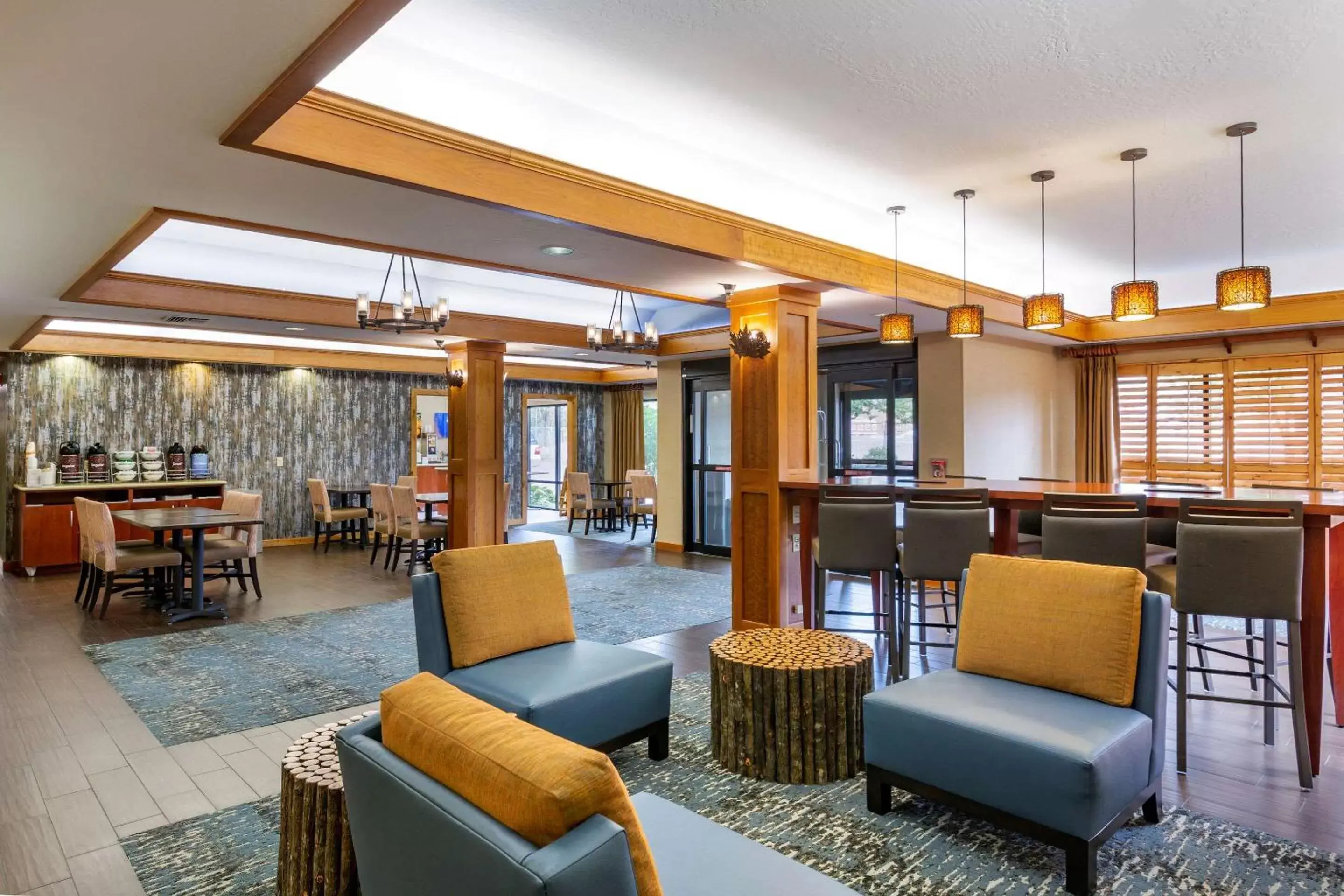 Lobby or reception, Lounge/Bar in Comfort Inn