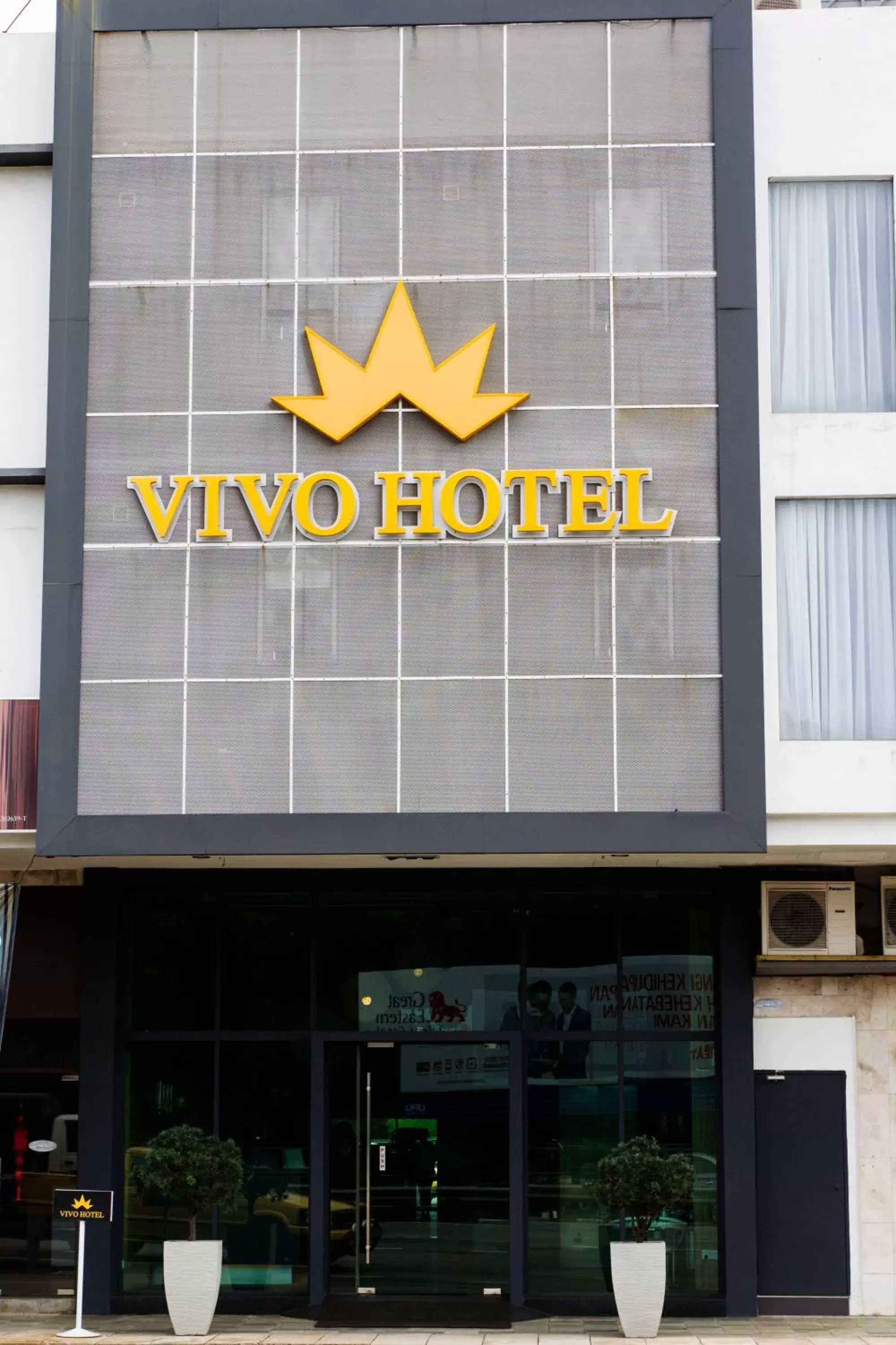 Property building in Vivo Hotel