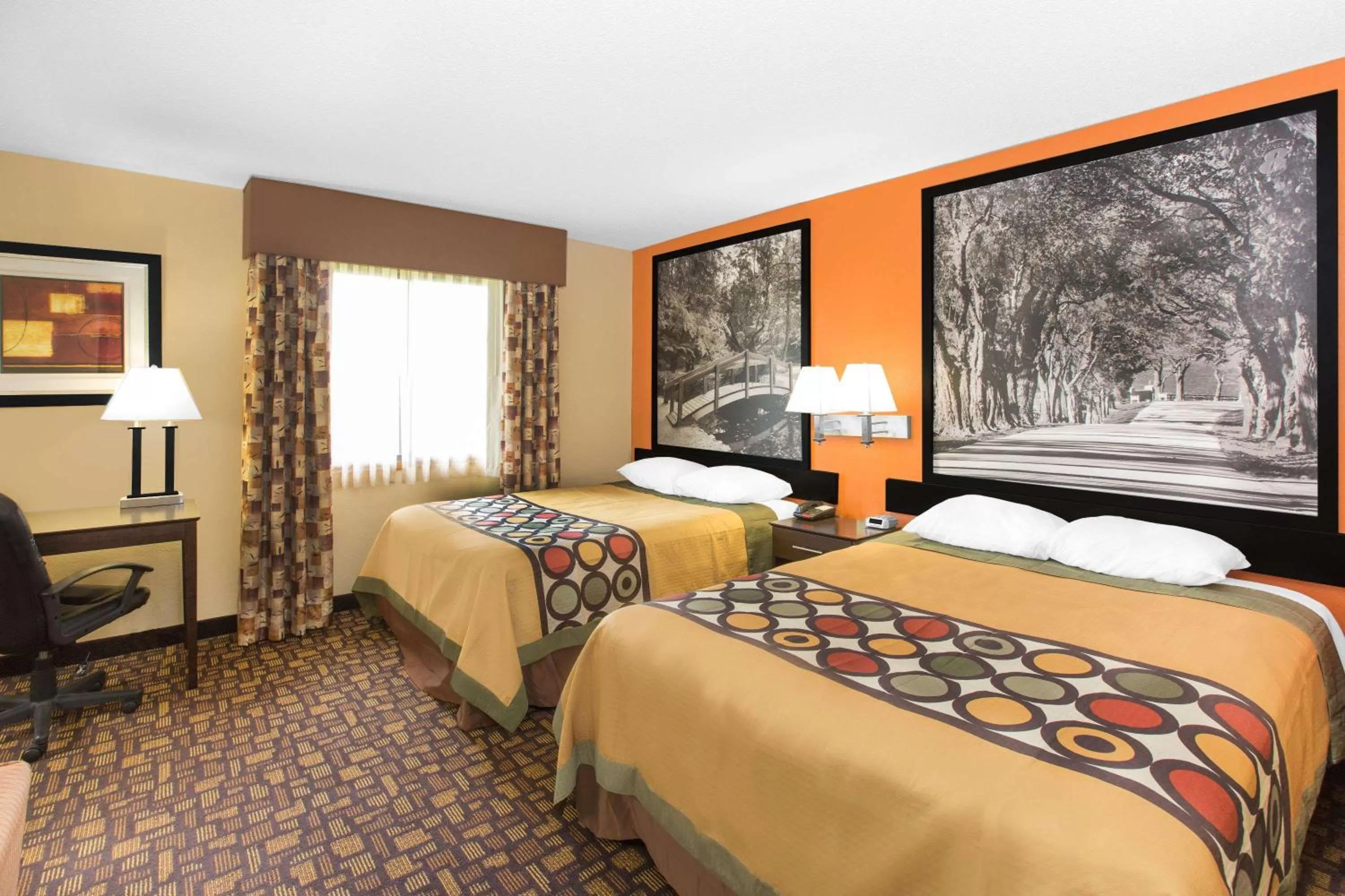 Photo of the whole room, Bed in Super 8 by Wyndham Clive IA