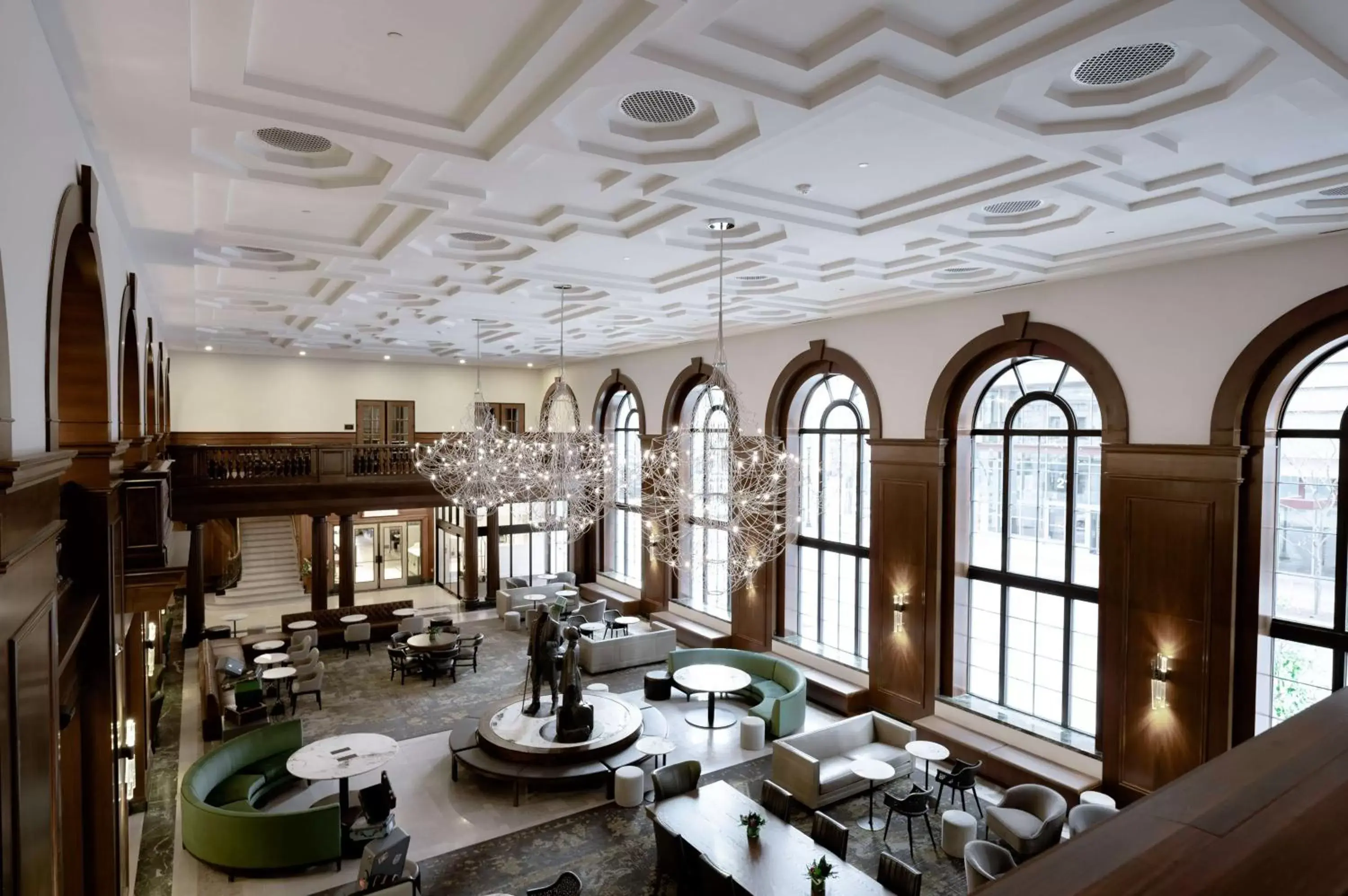 Lobby or reception, Restaurant/Places to Eat in Hotel Fort Des Moines, Curio Collection By Hilton