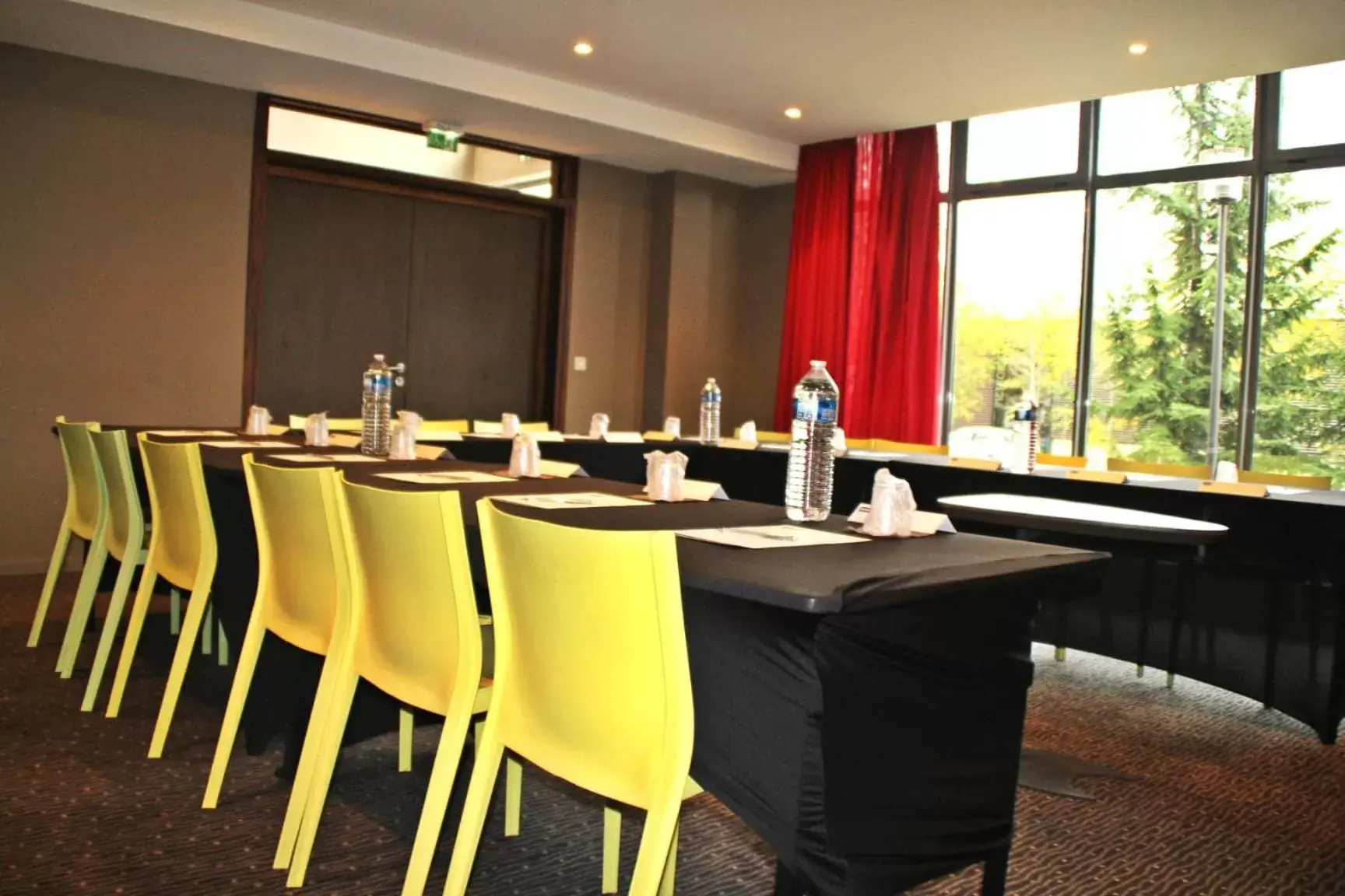 Business facilities in Kyriad Charleville Mezieres