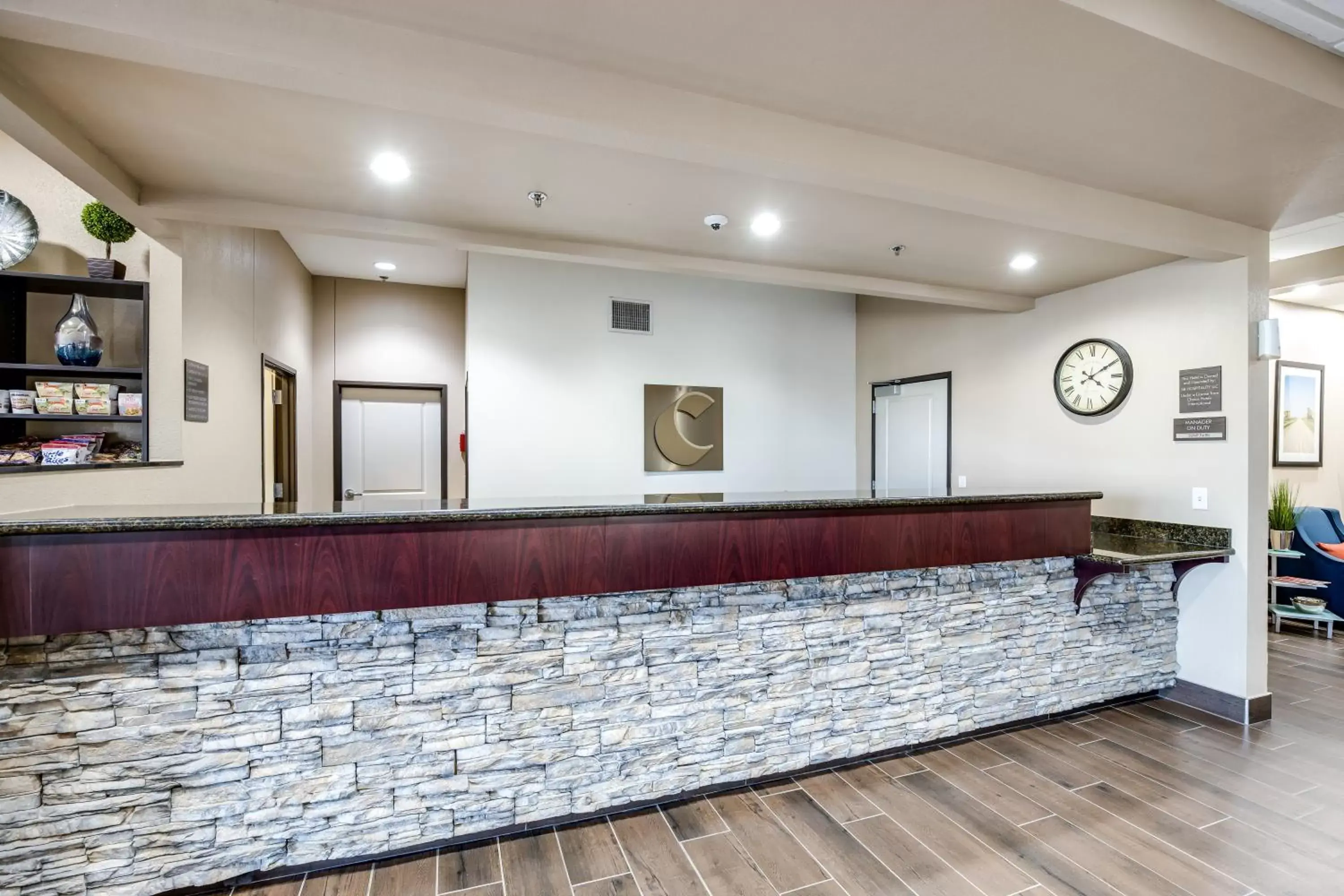 Lobby/Reception in Comfort Inn Bonner Springs Kansas City