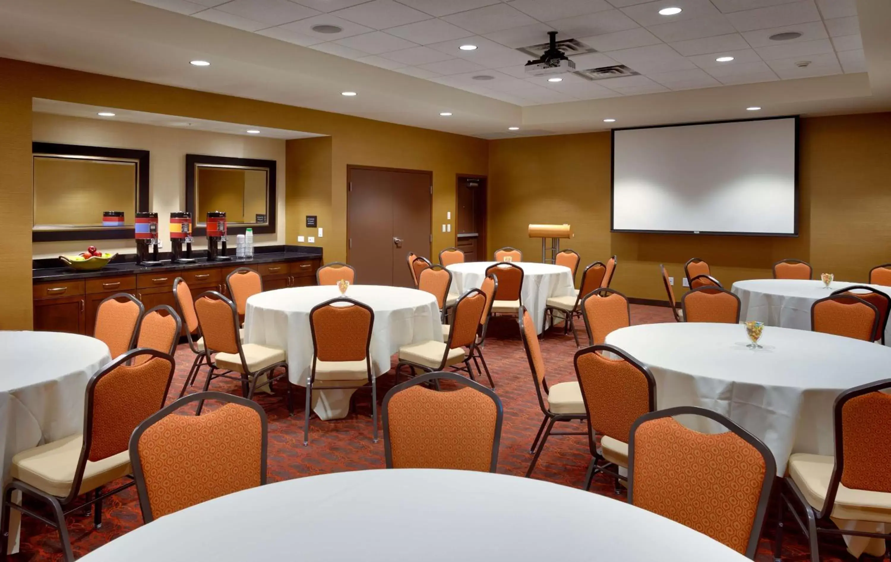 Meeting/conference room in Hampton Inn Omaha/West Dodge Road, Old Mill