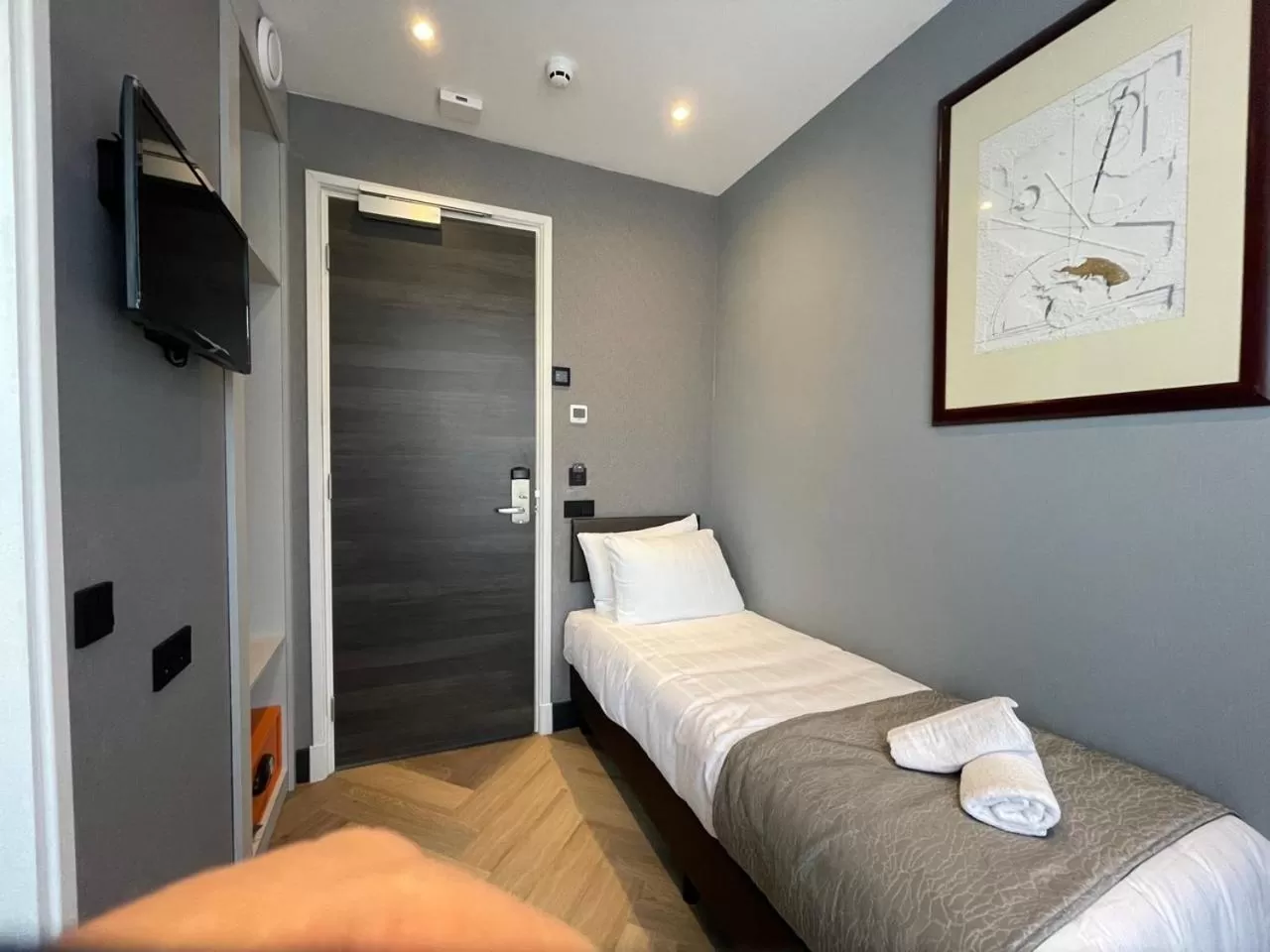 Photo of the whole room, Bed in H3 Hotel Rotterdam City Center